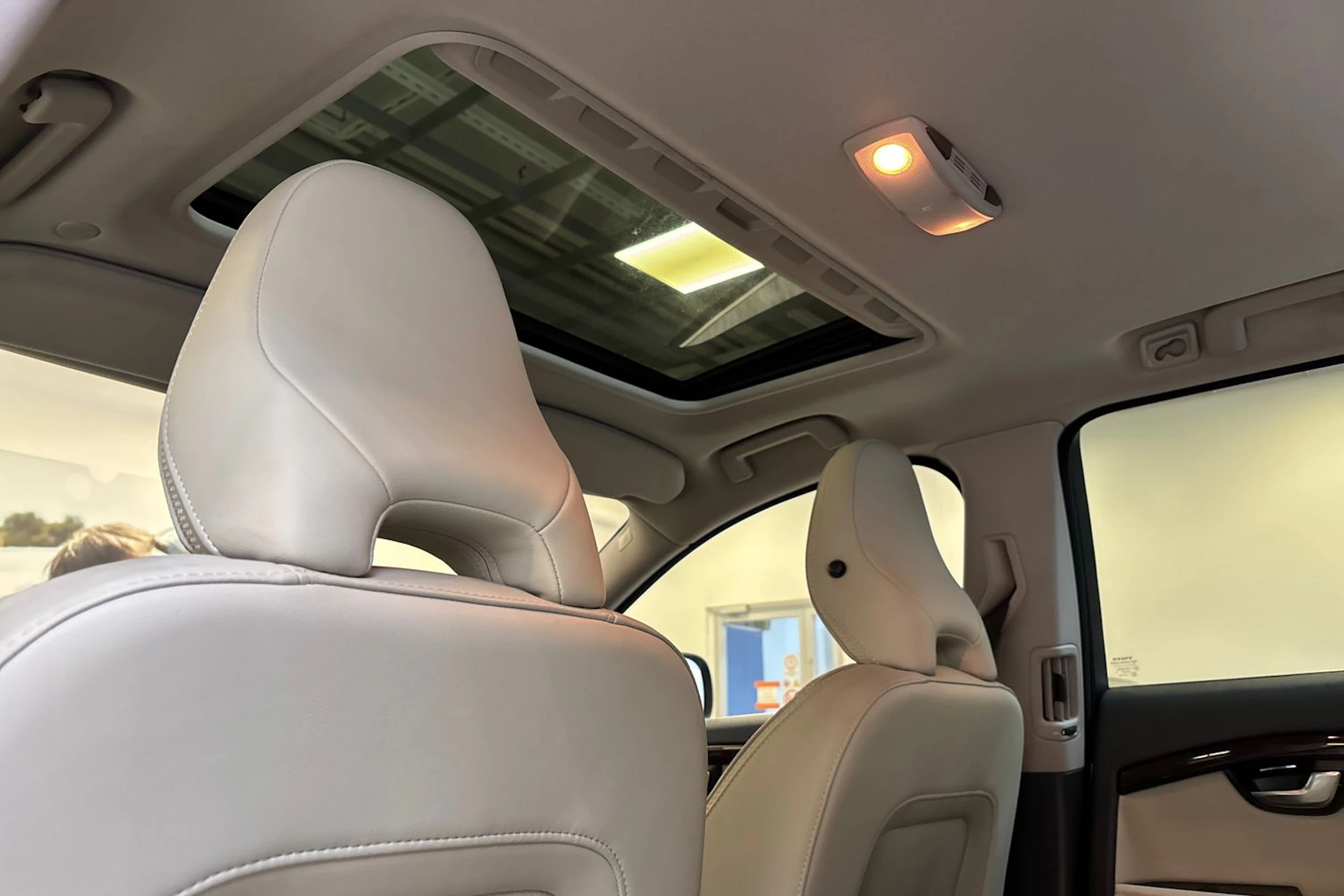 valkoinen Volvo XC70 2013 kuva 13.