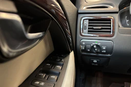 valkoinen Volvo XC70 2013 kuva 16.