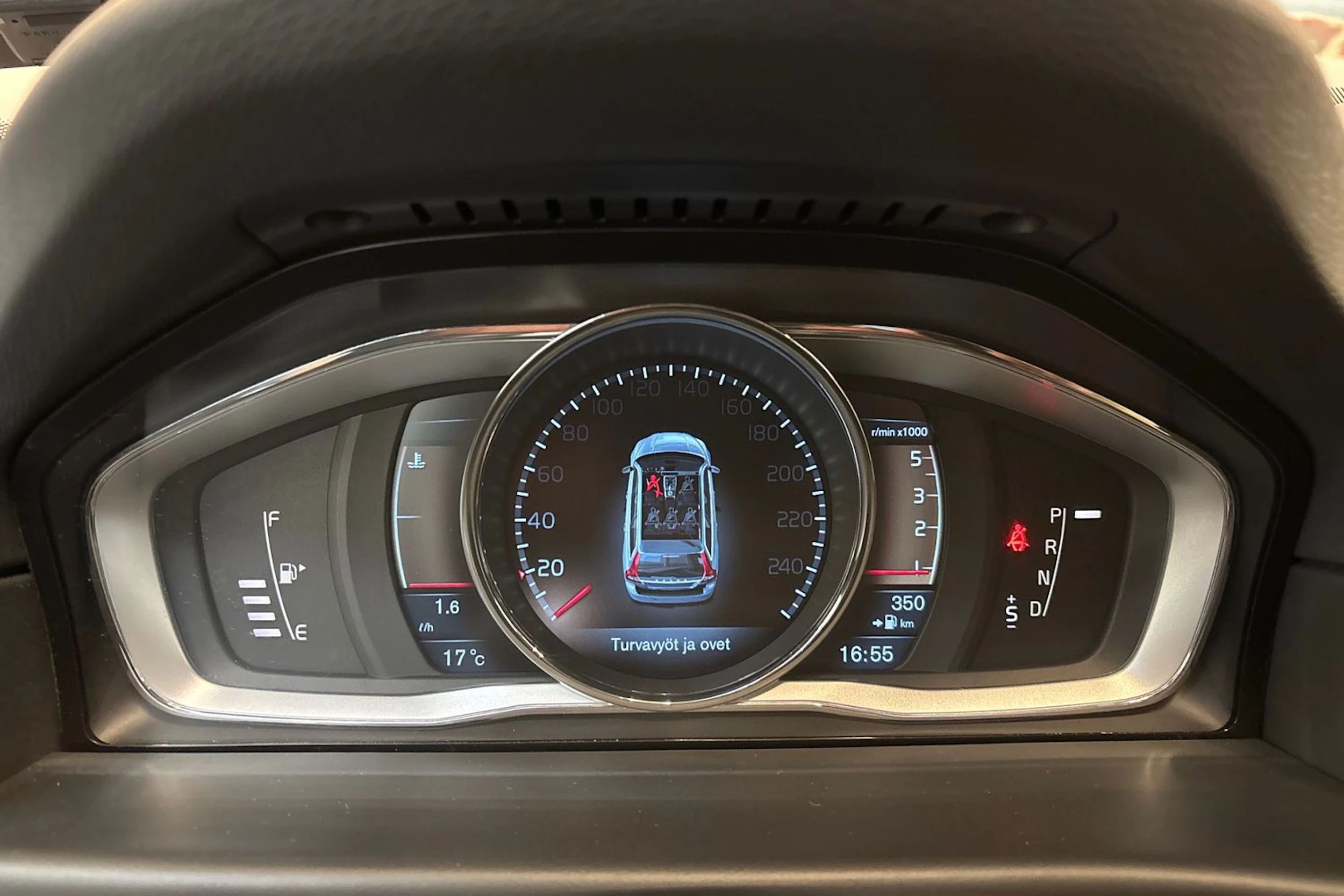 valkoinen Volvo XC70 2013 kuva 18.
