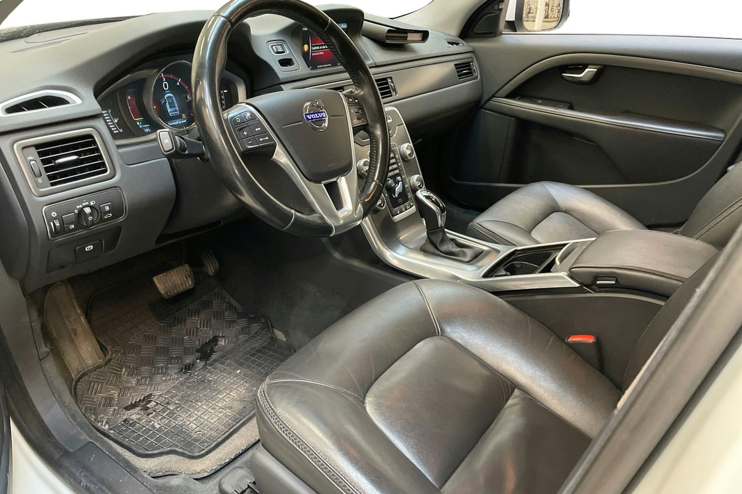 valkoinen Volvo XC70 2014 kuva 3.