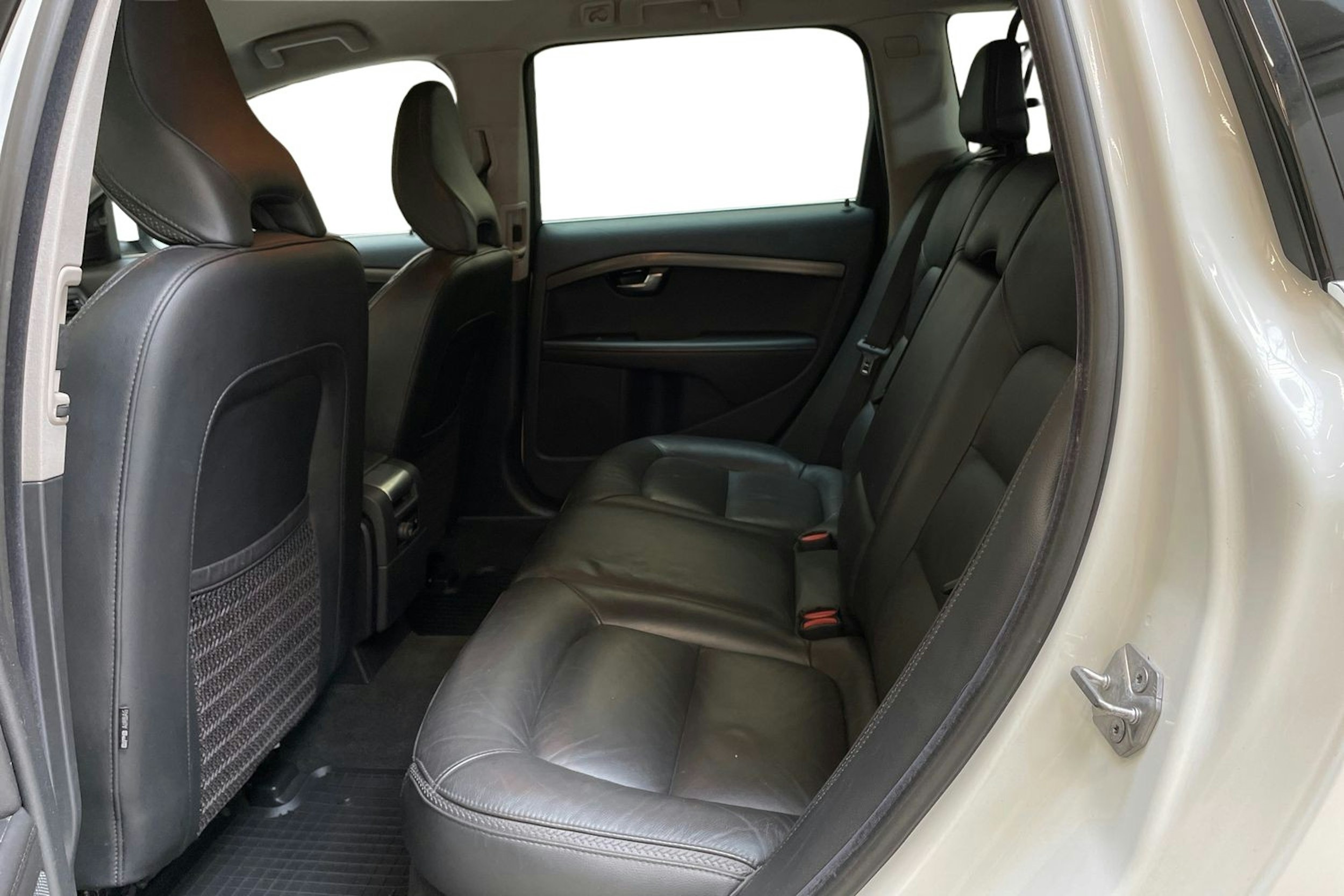 valkoinen Volvo XC70 2014 kuva 10.