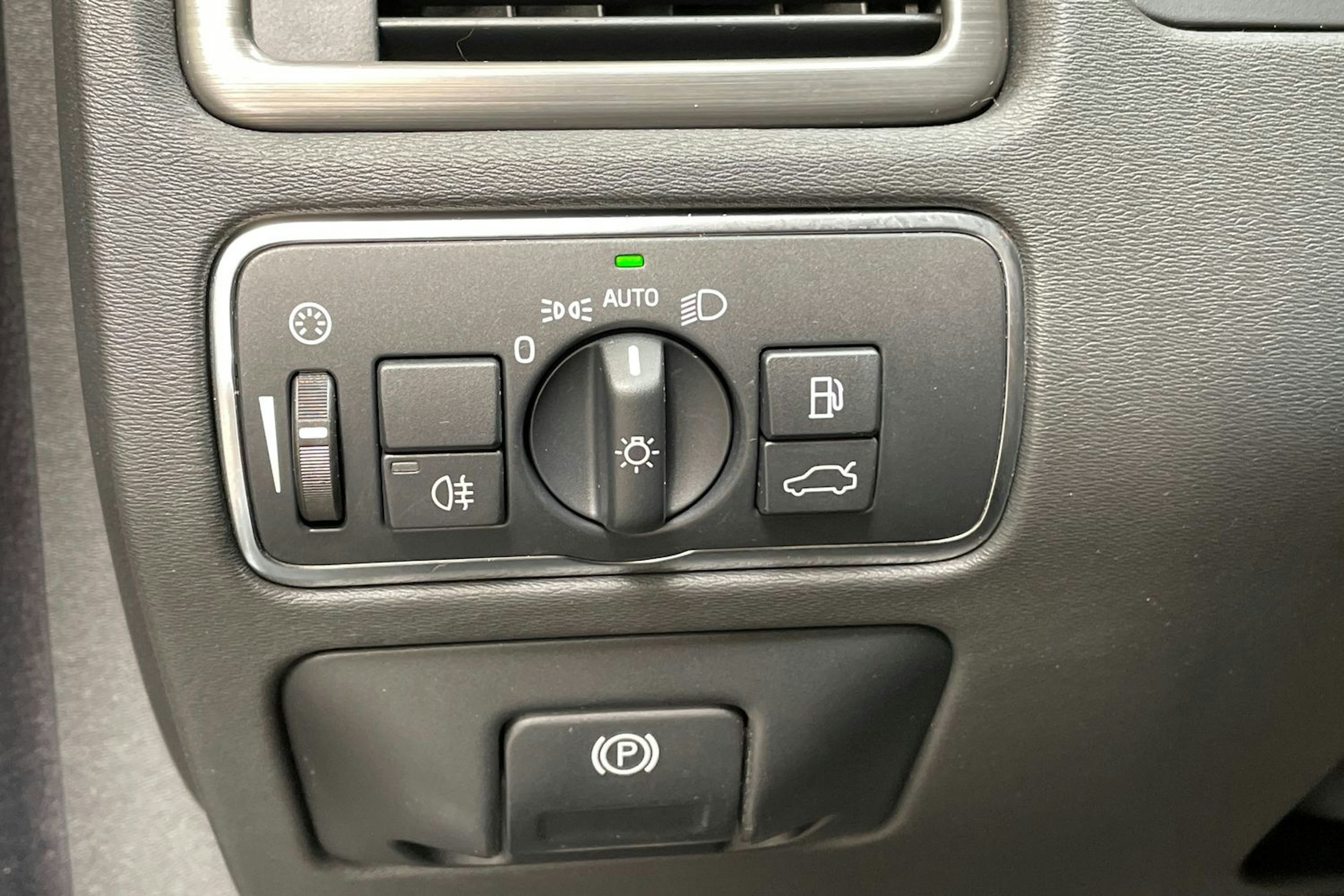 valkoinen Volvo XC70 2014 kuva 18.