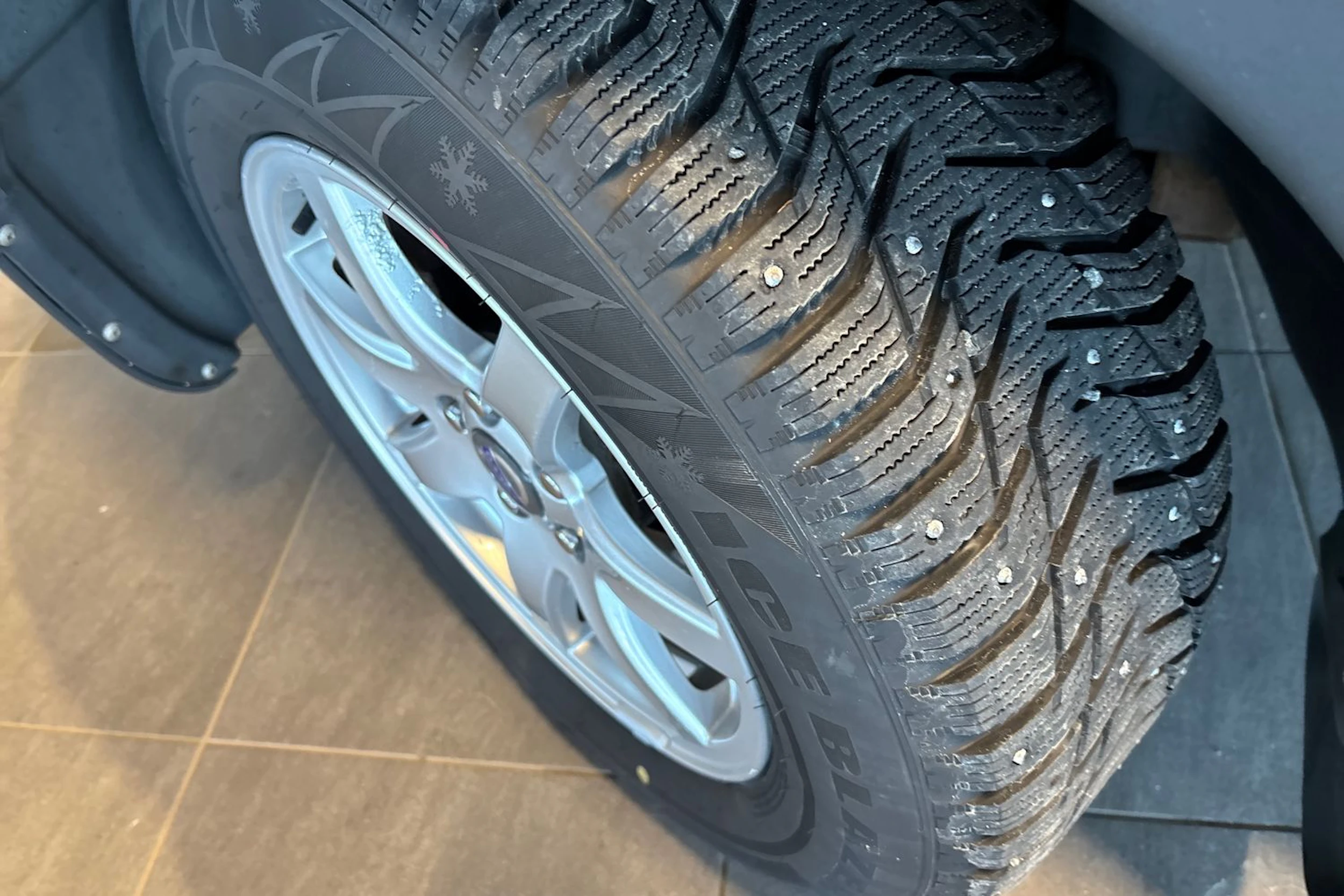 musta Volvo XC70 2011 kuva 13.