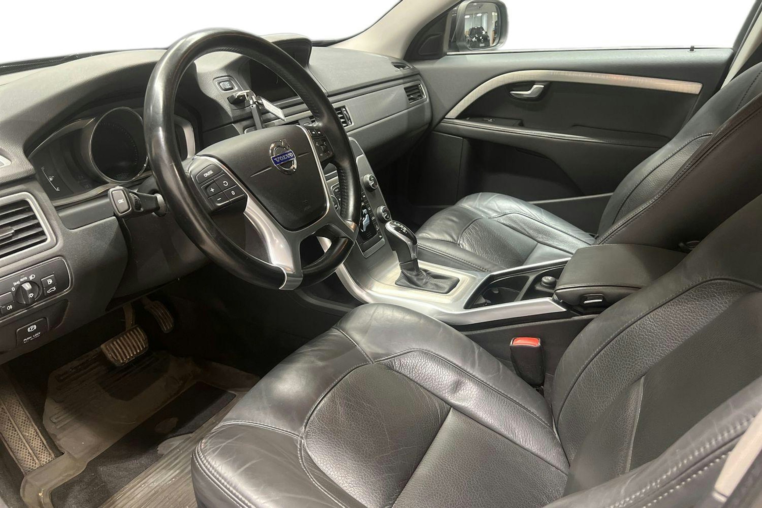 musta Volvo XC70 2014 kuva 8.