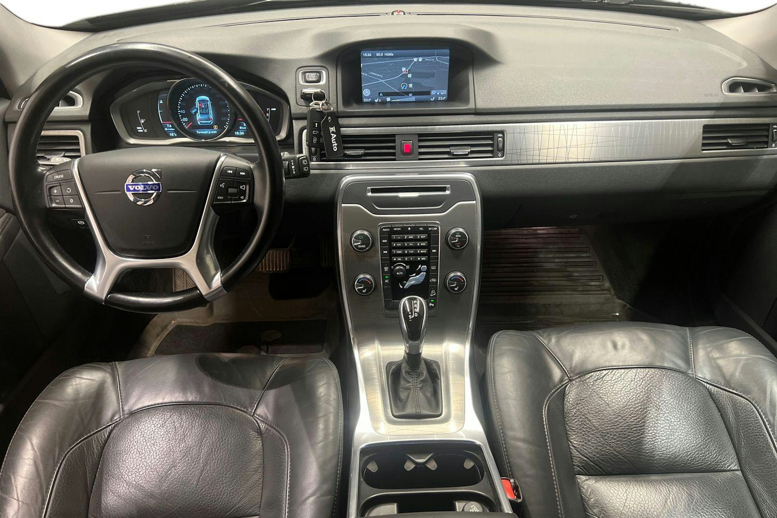 musta Volvo XC70 2014 kuva 9.