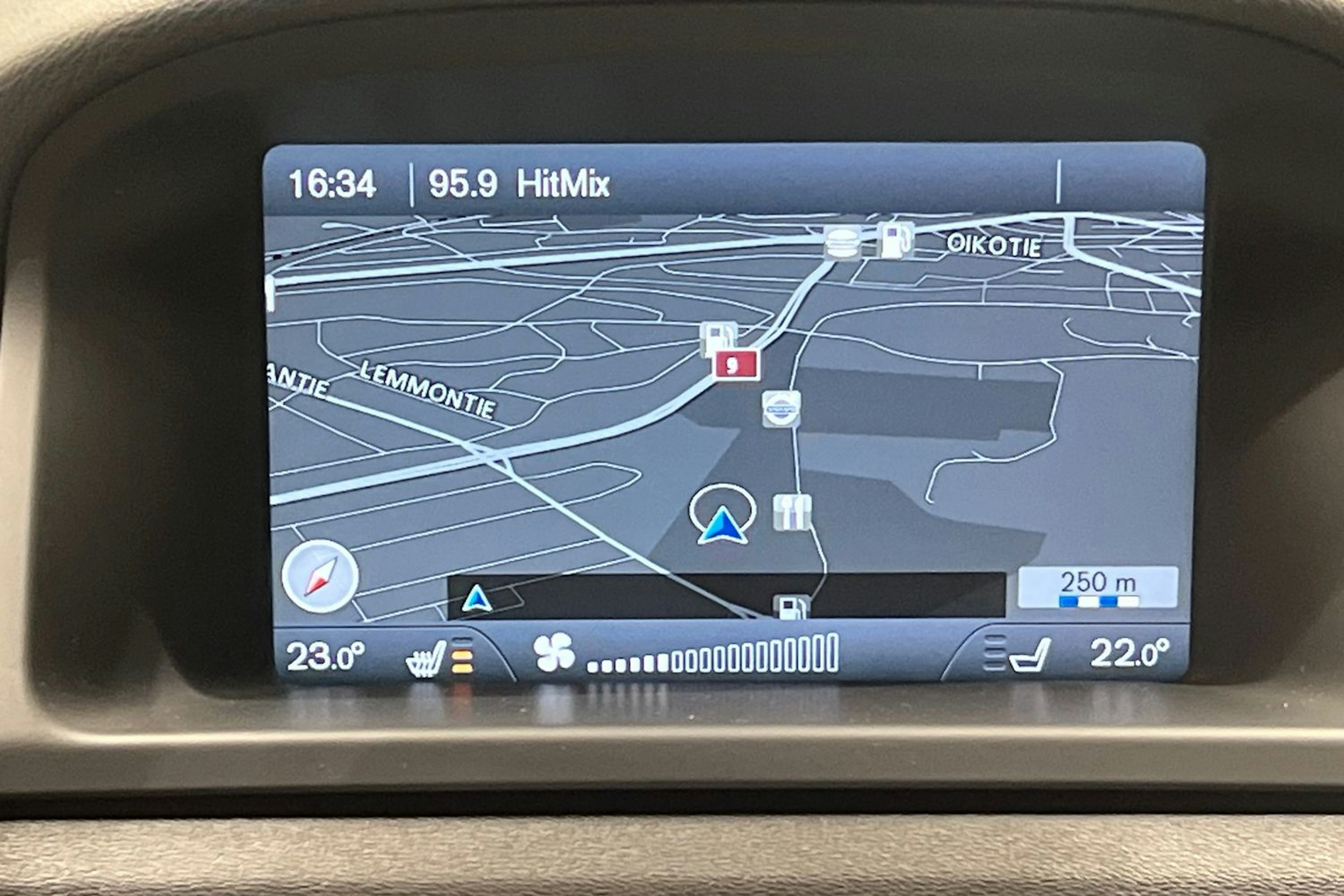 musta Volvo XC70 2014 kuva 15.