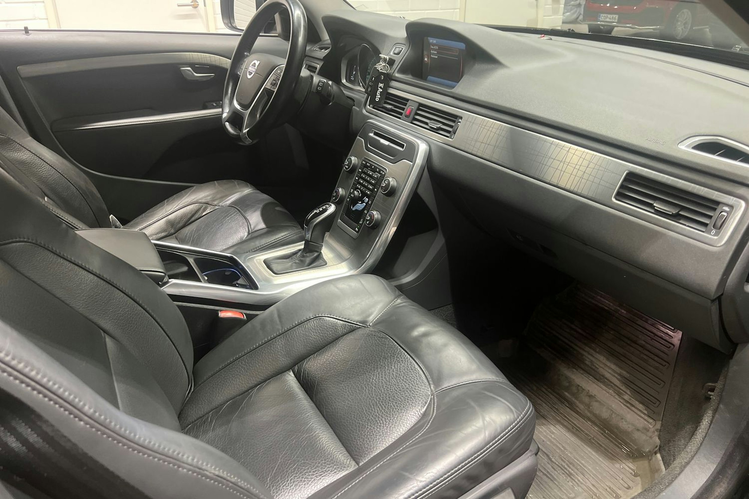 musta Volvo XC70 2014 kuva 19.