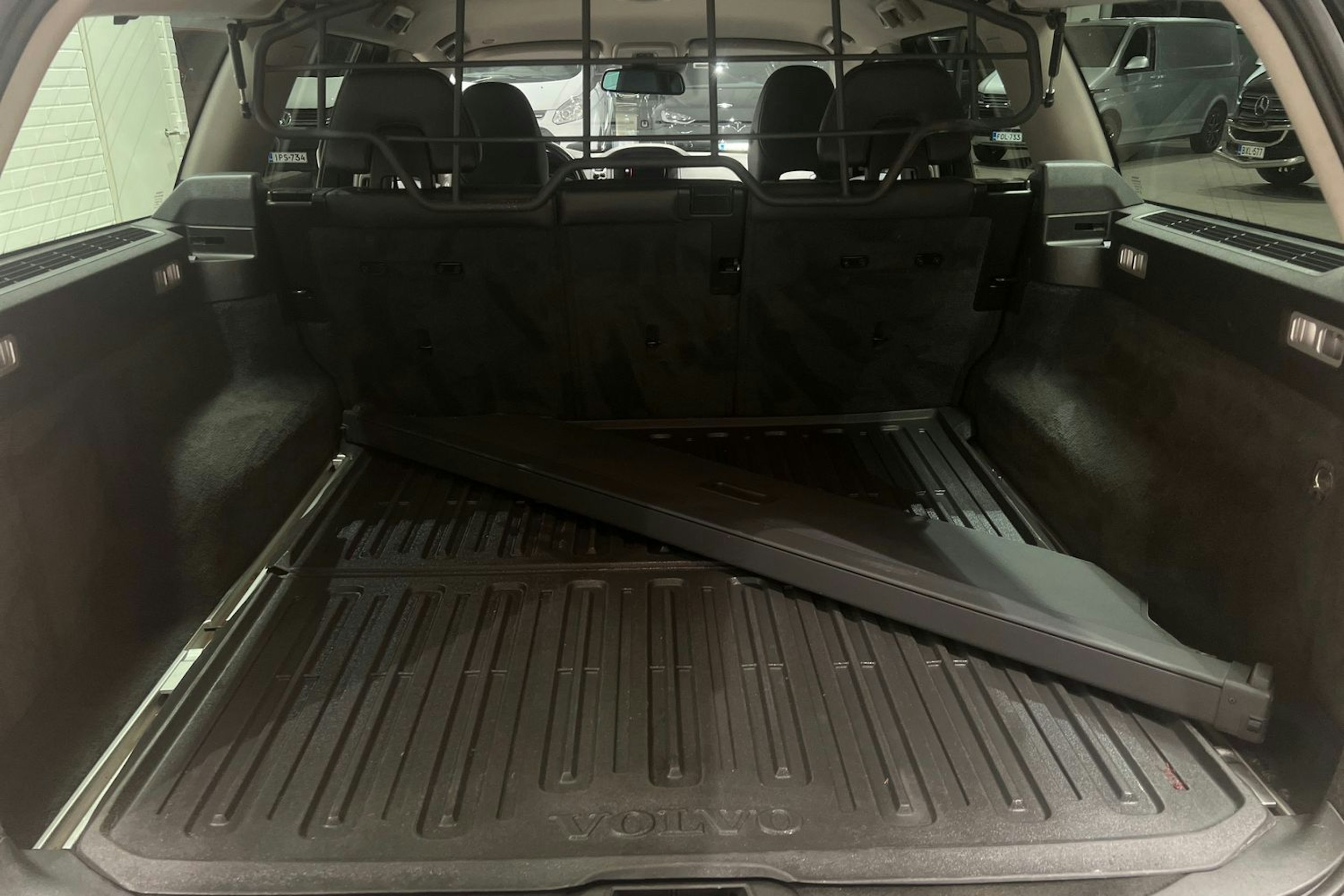 musta Volvo XC70 2014 kuva 20.