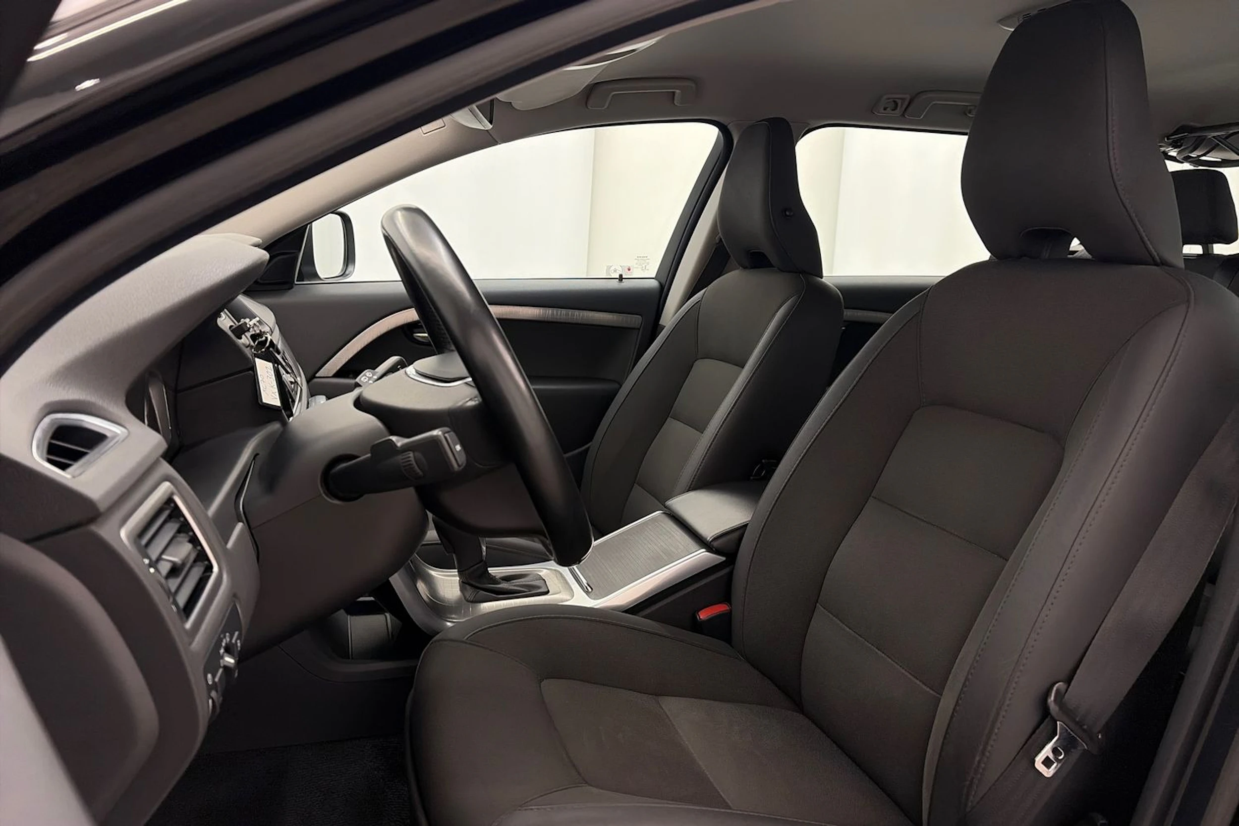 Musta Volvo XC70 2014 kuva 12.
