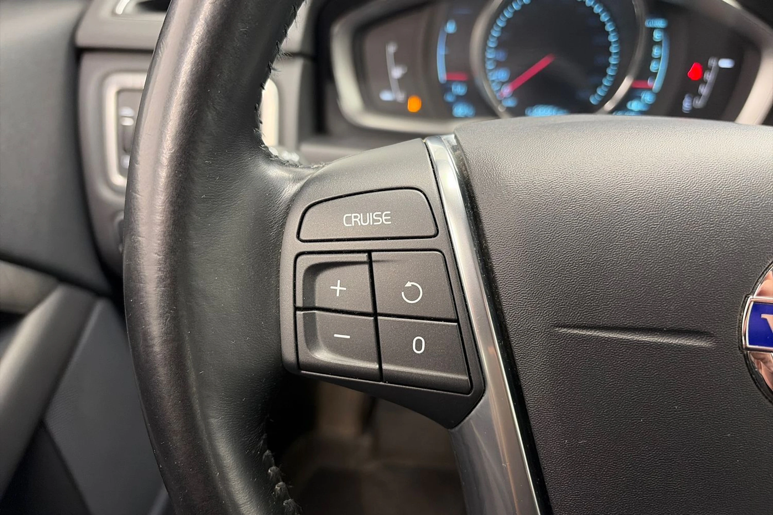 Musta Volvo XC70 2014 kuva 14.