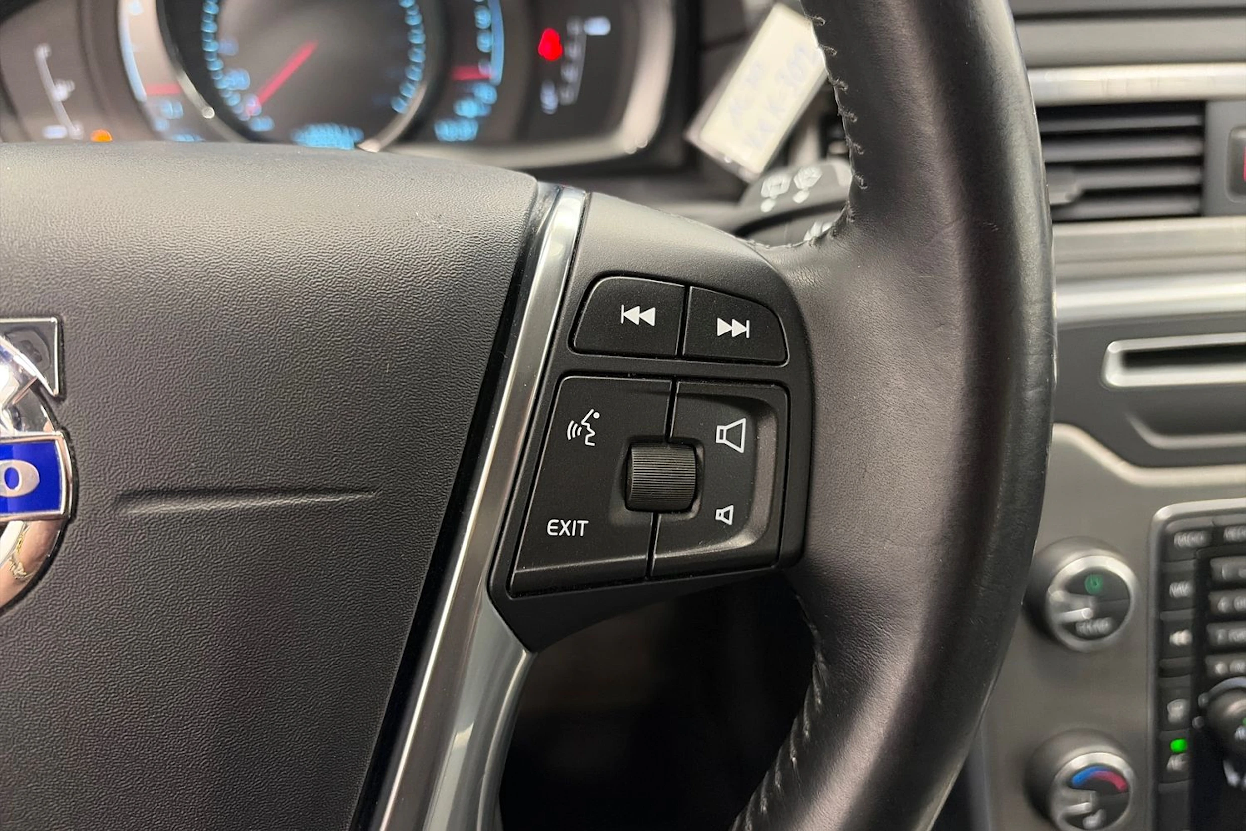 Musta Volvo XC70 2014 kuva 15.