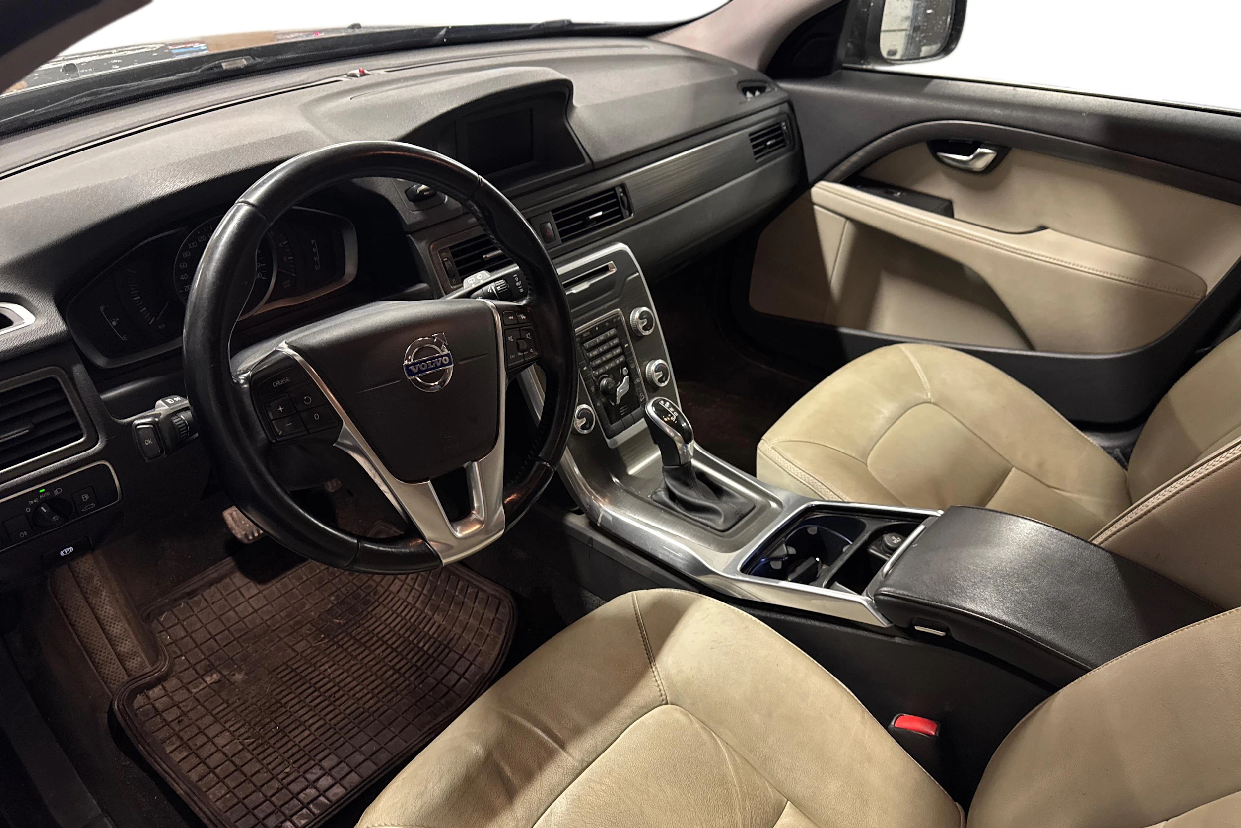 musta Volvo XC70 2015 kuva 3.