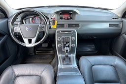 punainen Volvo XC70 2015 kuva 9.