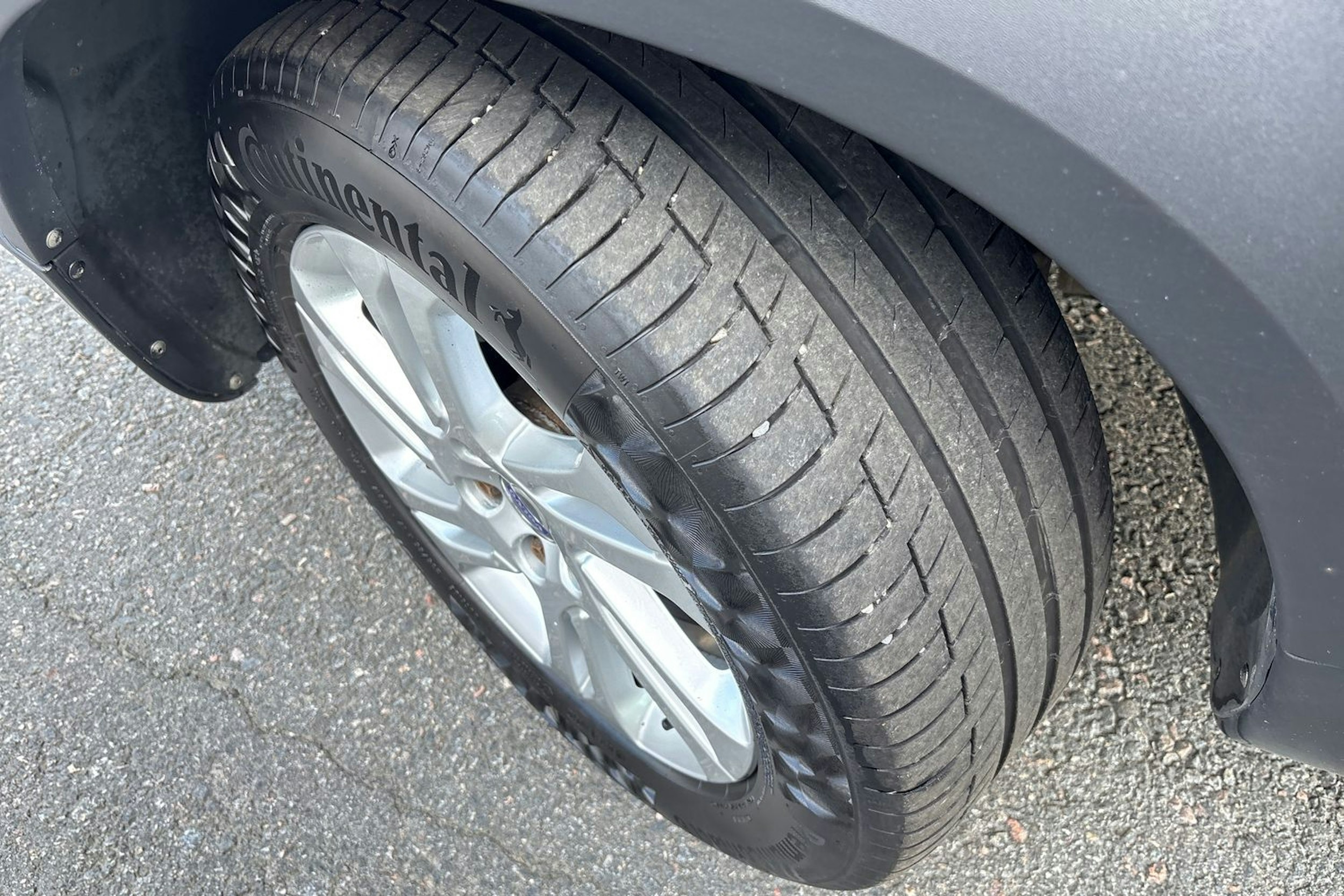 punainen Volvo XC70 2015 kuva 13.