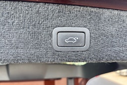 punainen Volvo XC70 2015 kuva 19.