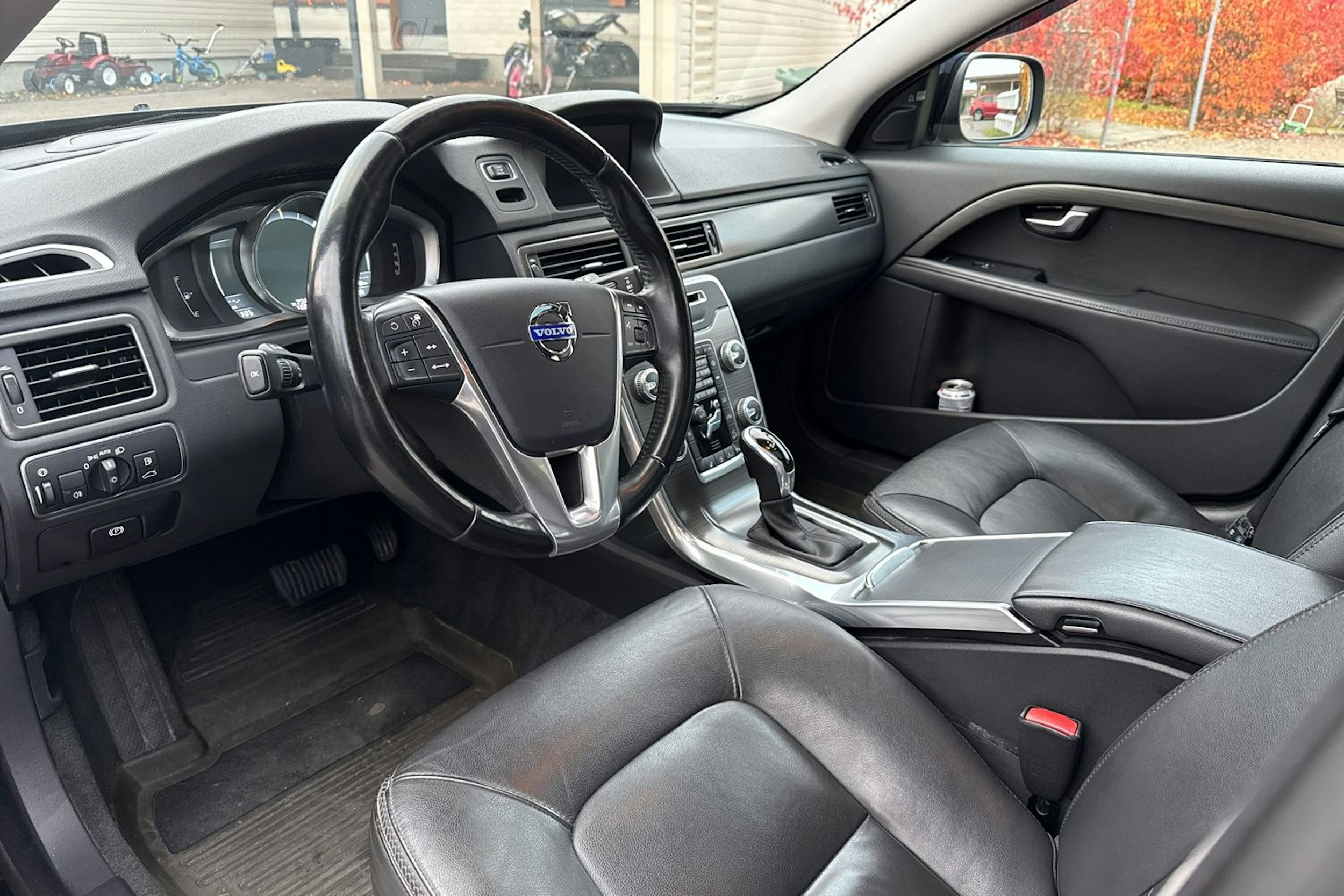 musta Volvo XC70 2015 kuva 3.