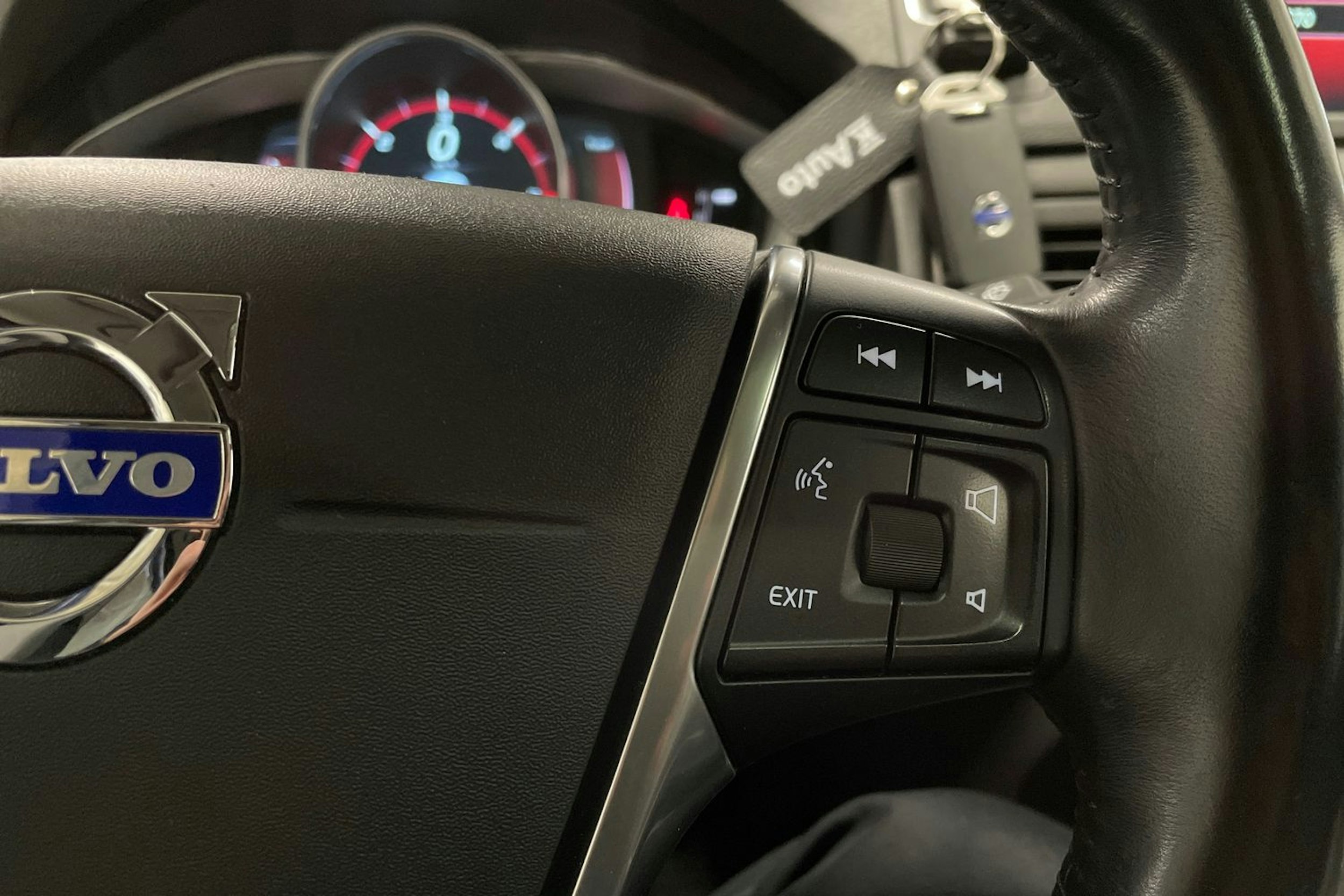 musta Volvo XC70 2015 kuva 23.