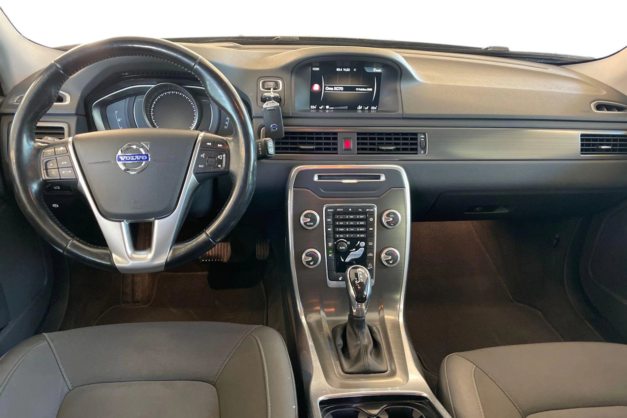 musta Volvo XC70 2015 kuva 9.