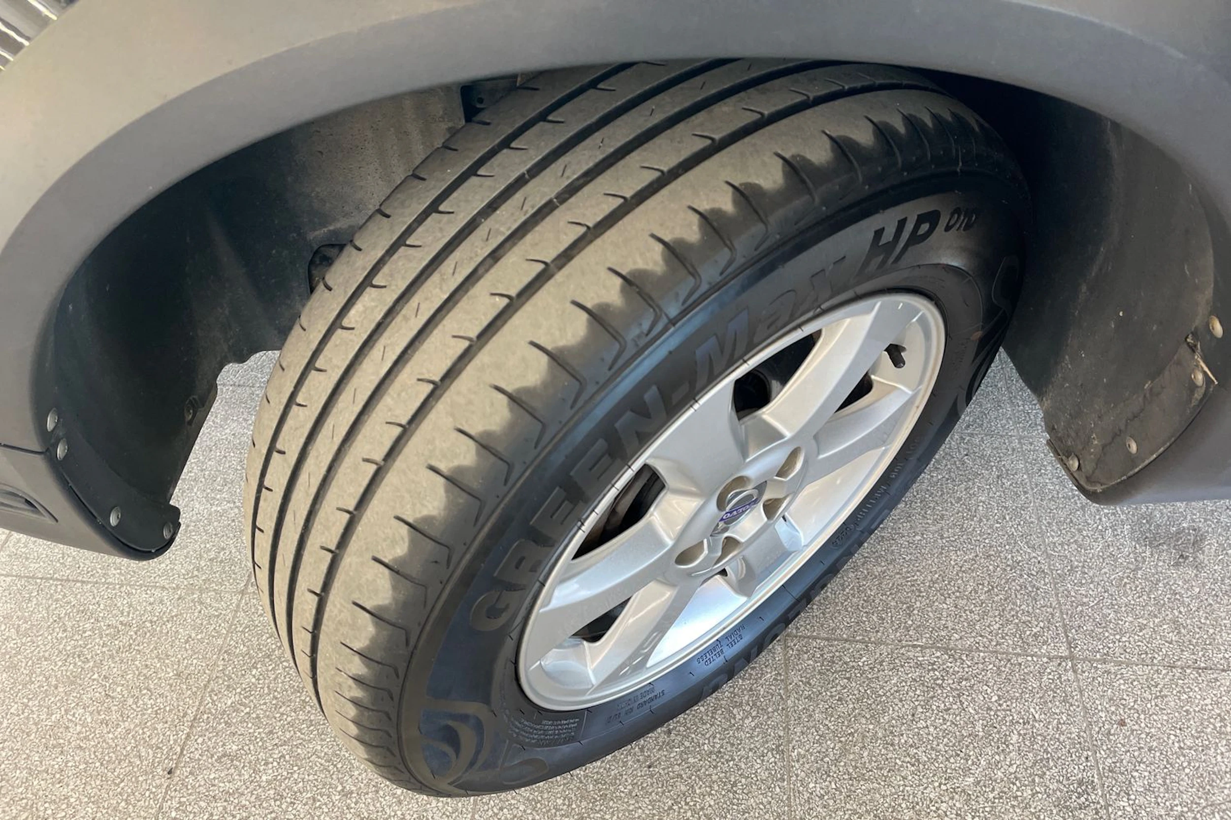 musta Volvo XC70 2015 kuva 13.