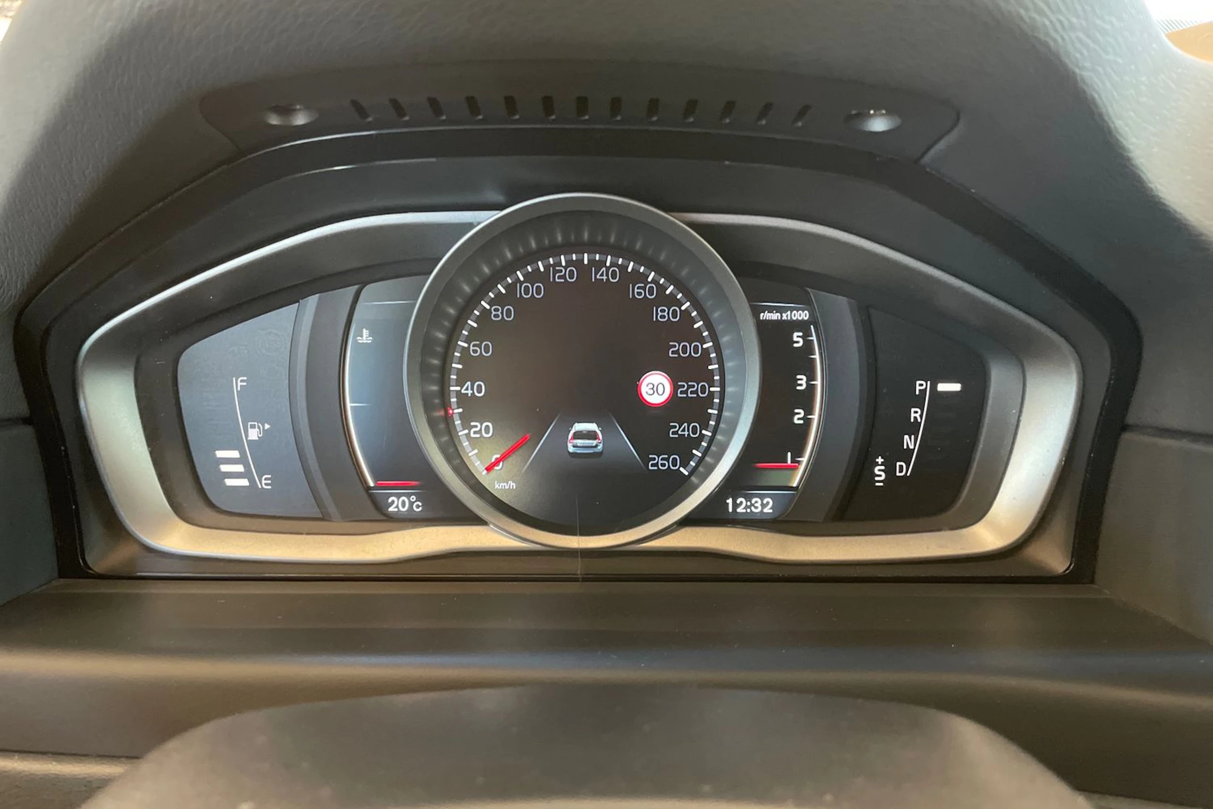 musta Volvo XC70 2015 kuva 15.