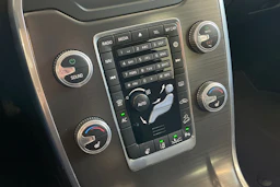 musta Volvo XC70 2015 kuva 20.