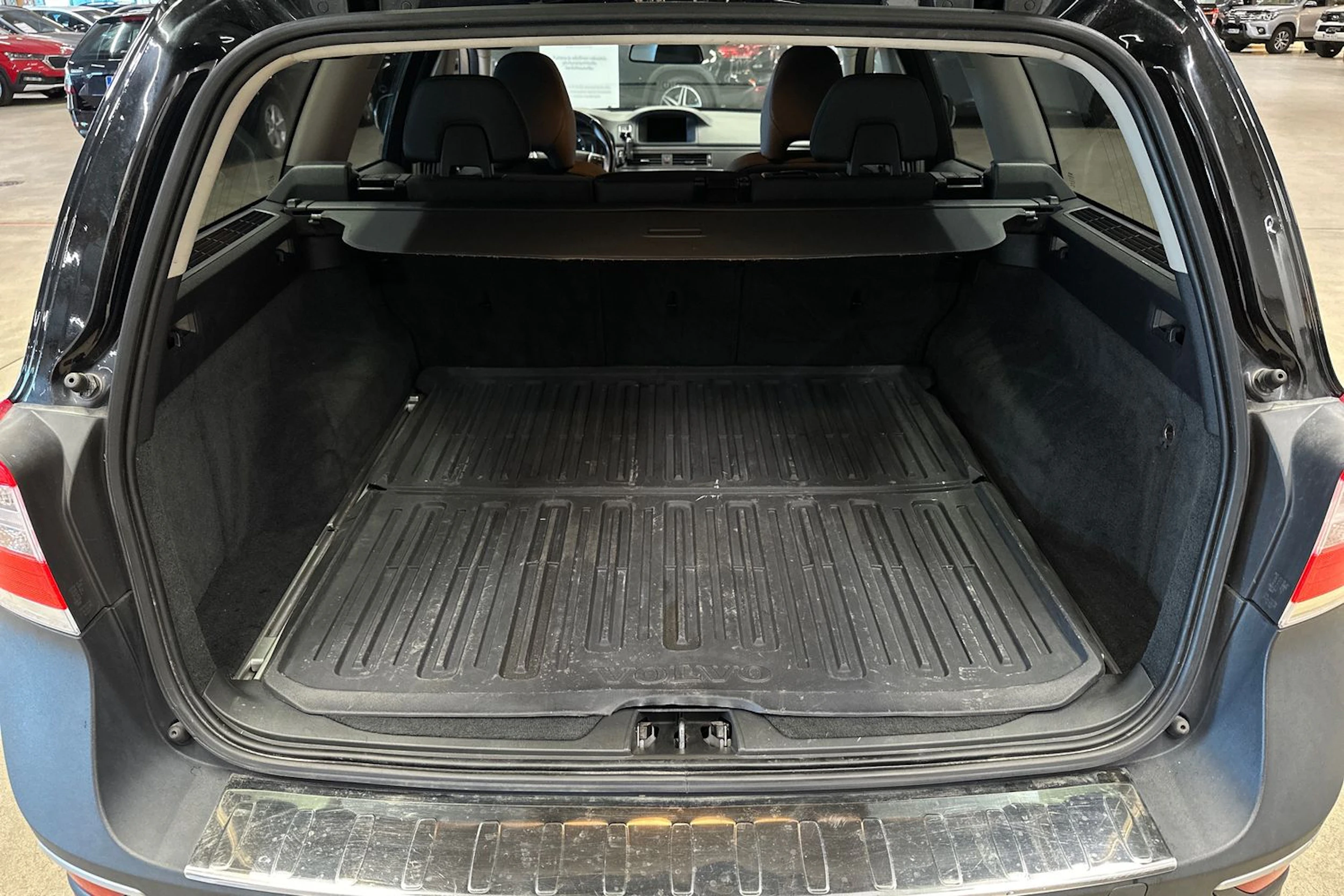 musta Volvo XC70 2015 kuva 27.