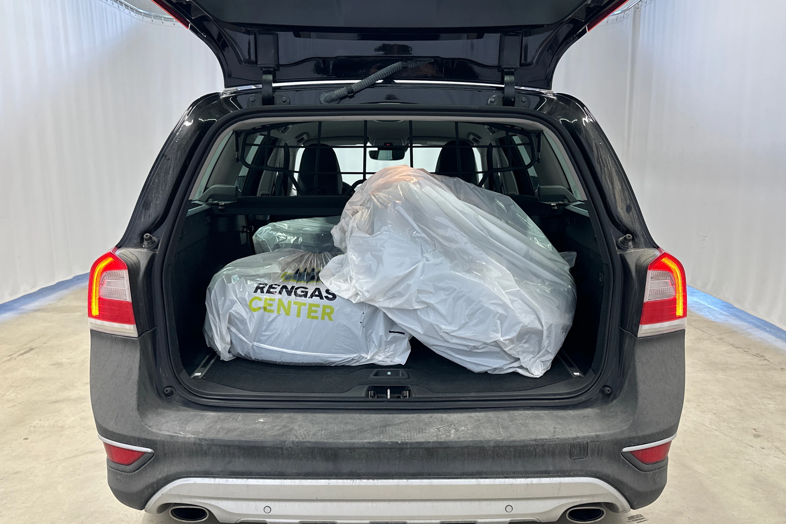 musta Volvo XC70 2016 kuva 5.