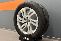 Valkoinen Volvo XC70 2016 kuva 13.