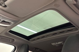 Valkoinen Volvo XC70 2016 kuva 15.