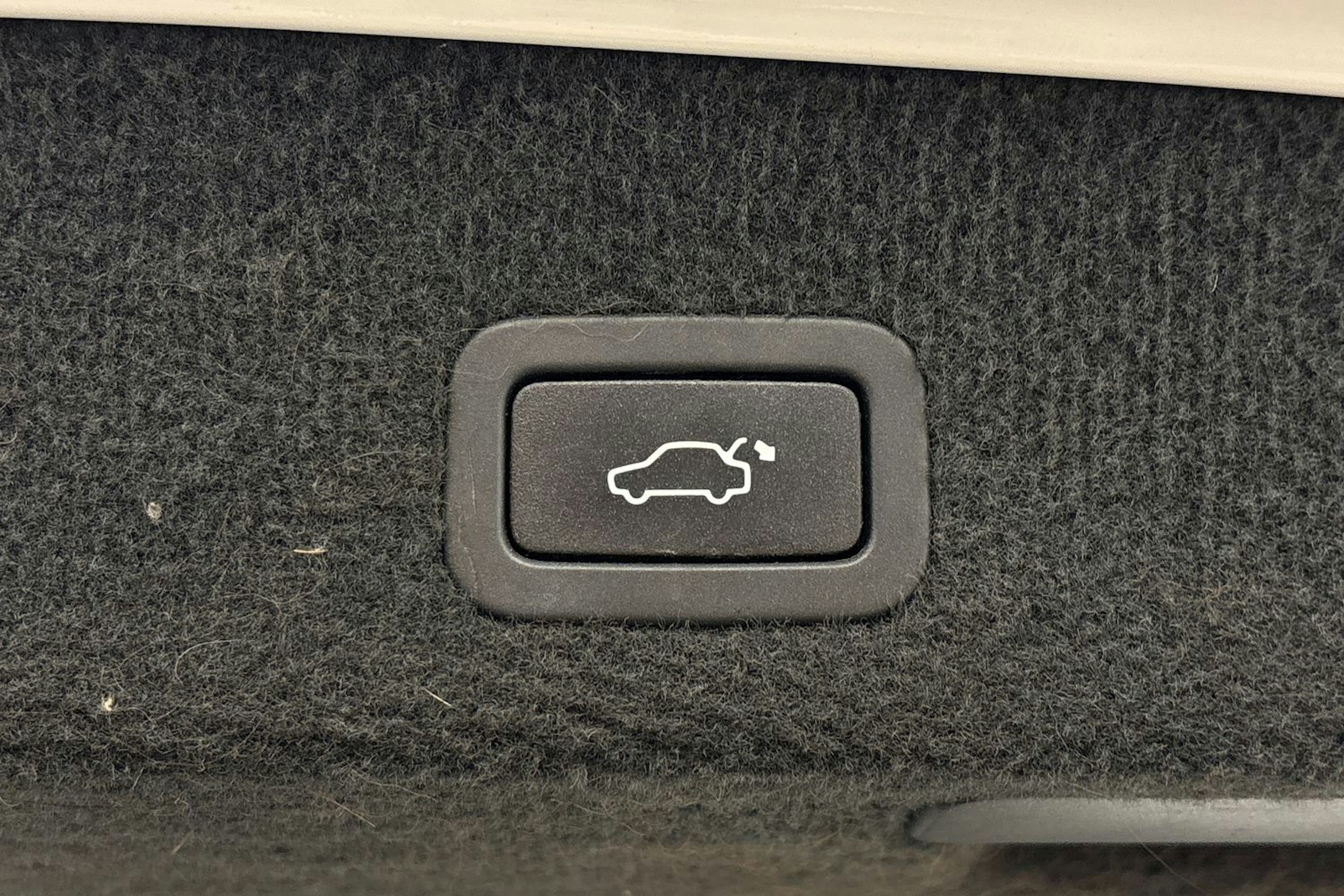 Valkoinen Volvo XC70 2016 kuva 27.