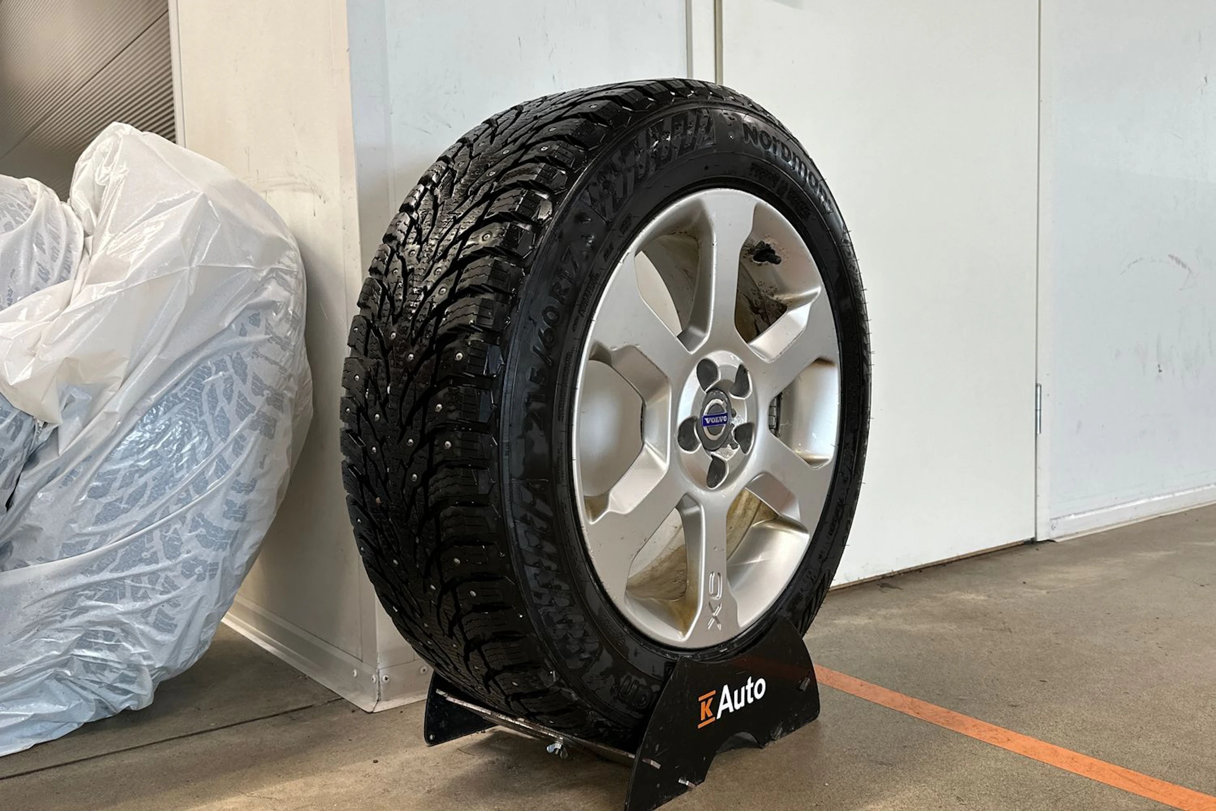 valkoinen Volvo XC70 2016 kuva 10.