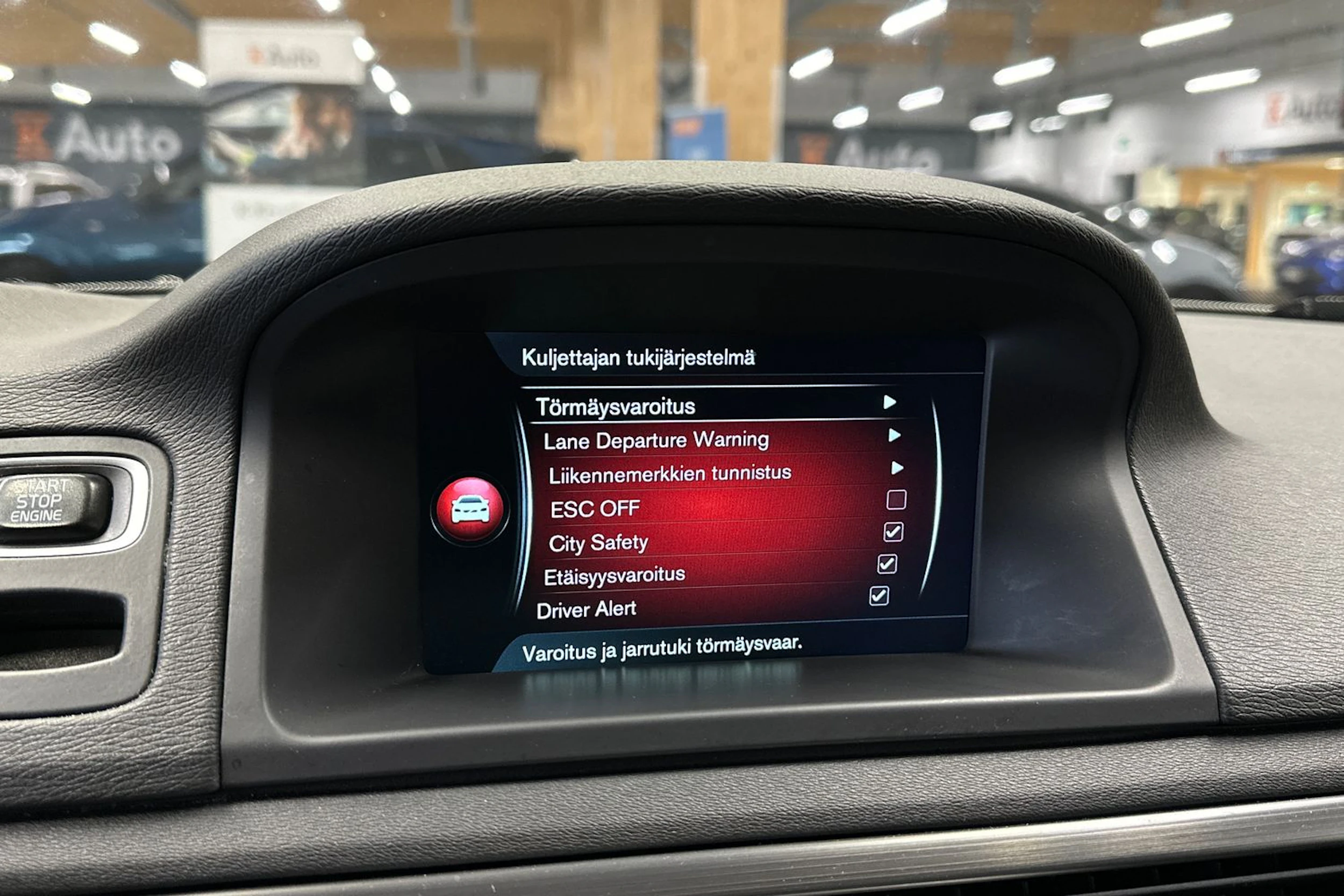 valkoinen Volvo XC70 2016 kuva 15.