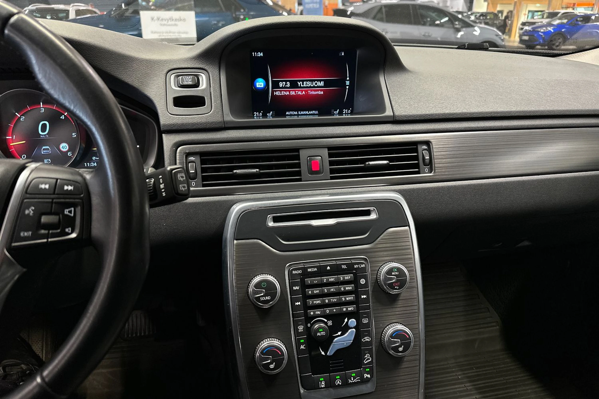 valkoinen Volvo XC70 2016 kuva 18.