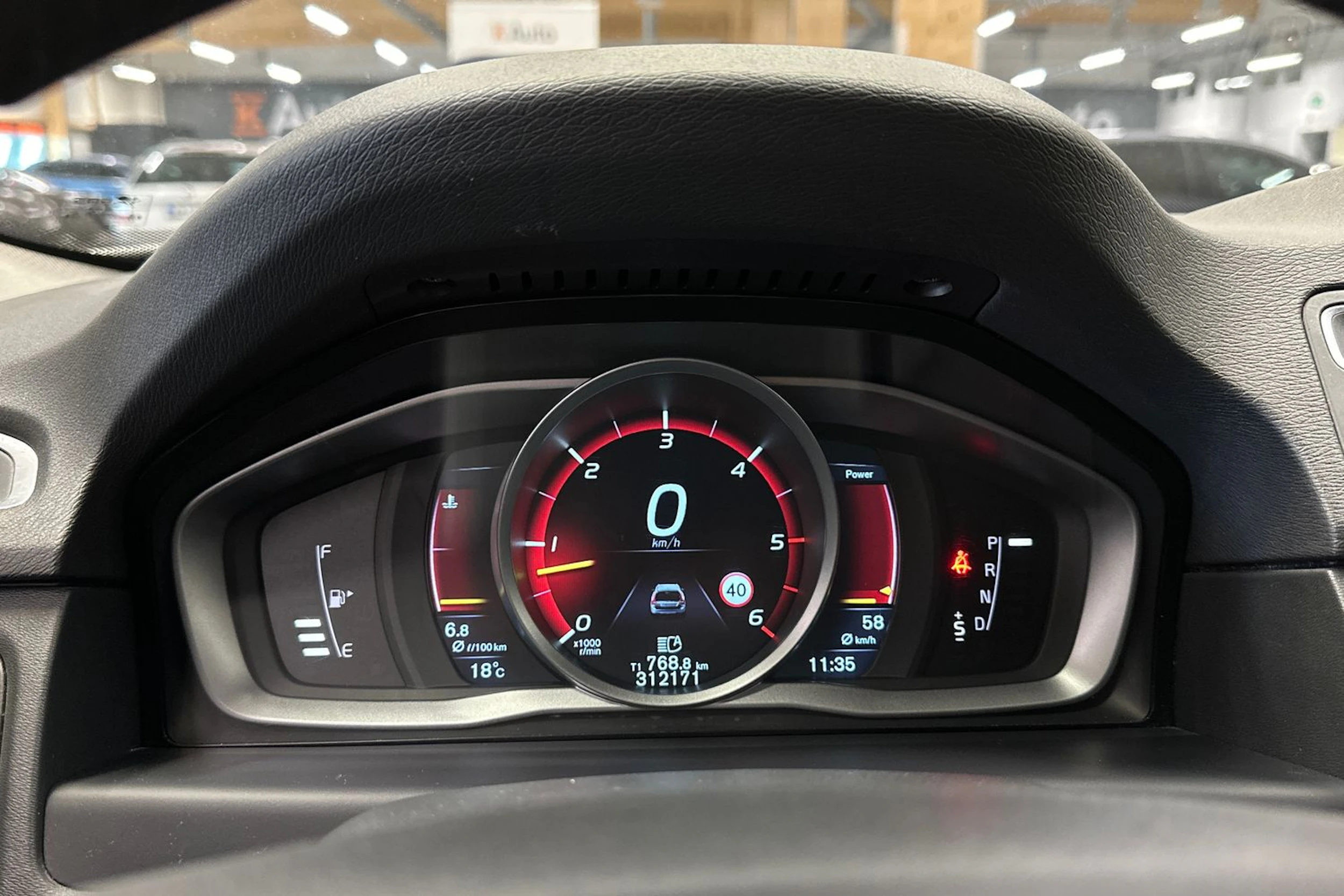 valkoinen Volvo XC70 2016 kuva 21.