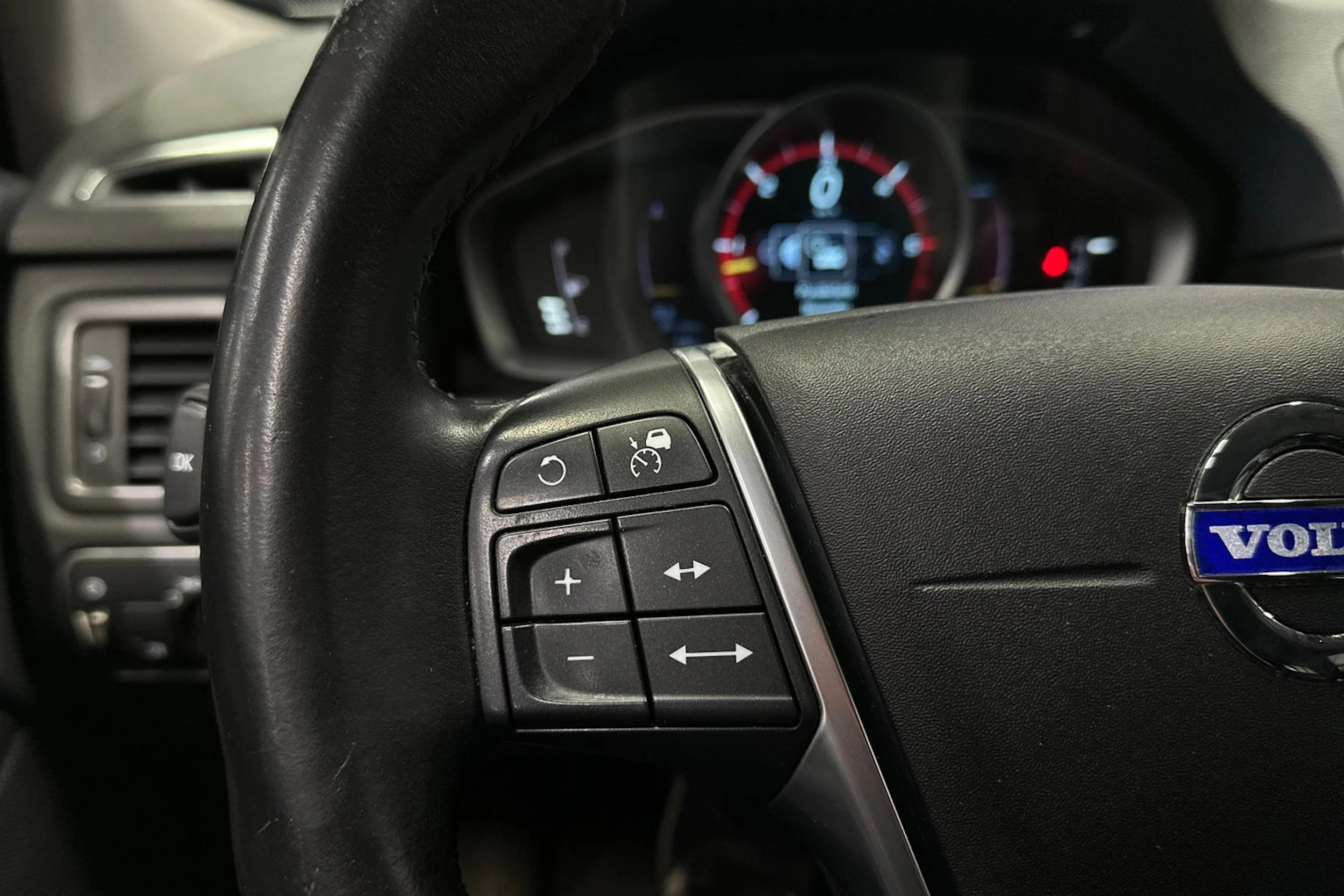 valkoinen Volvo XC70 2016 kuva 23.