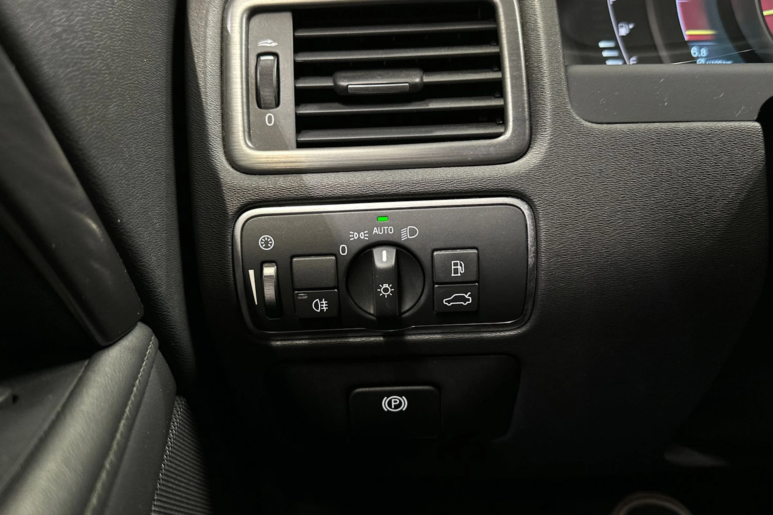 valkoinen Volvo XC70 2016 kuva 25.