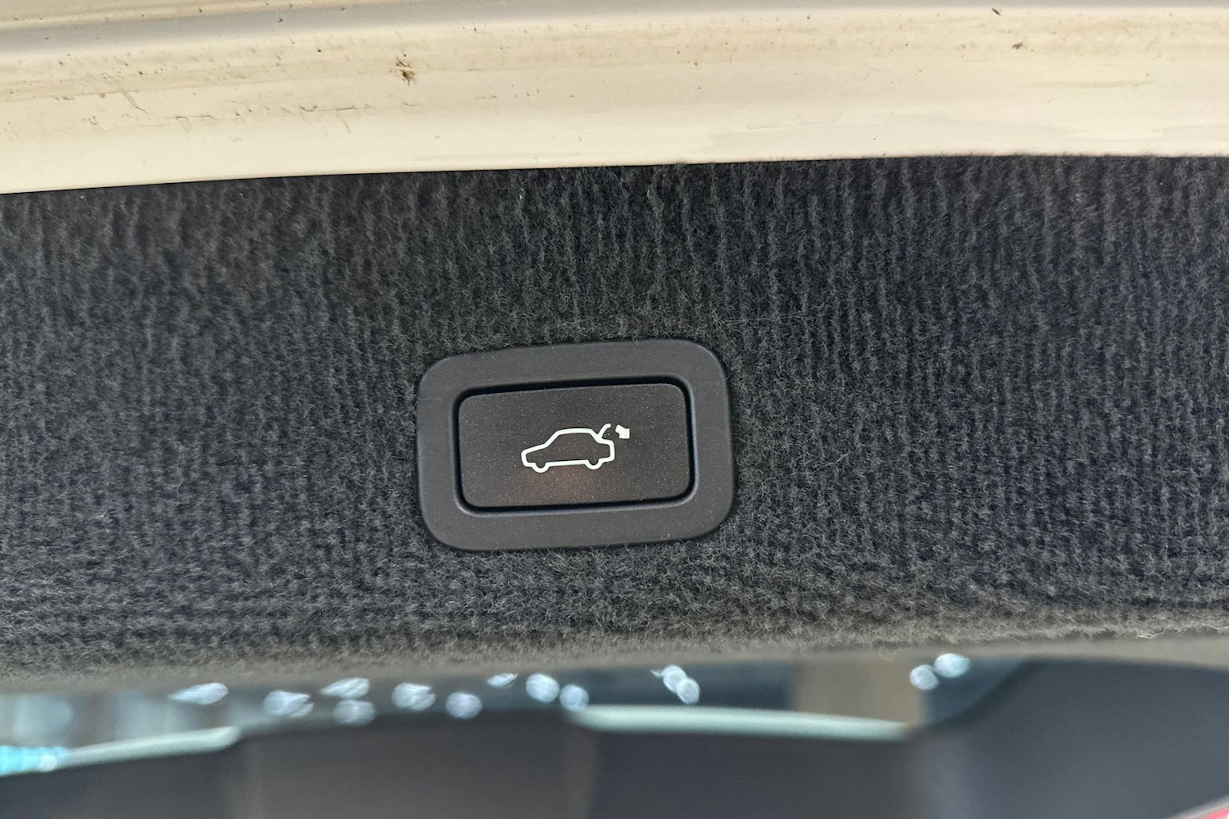 valkoinen Volvo XC70 2016 kuva 28.