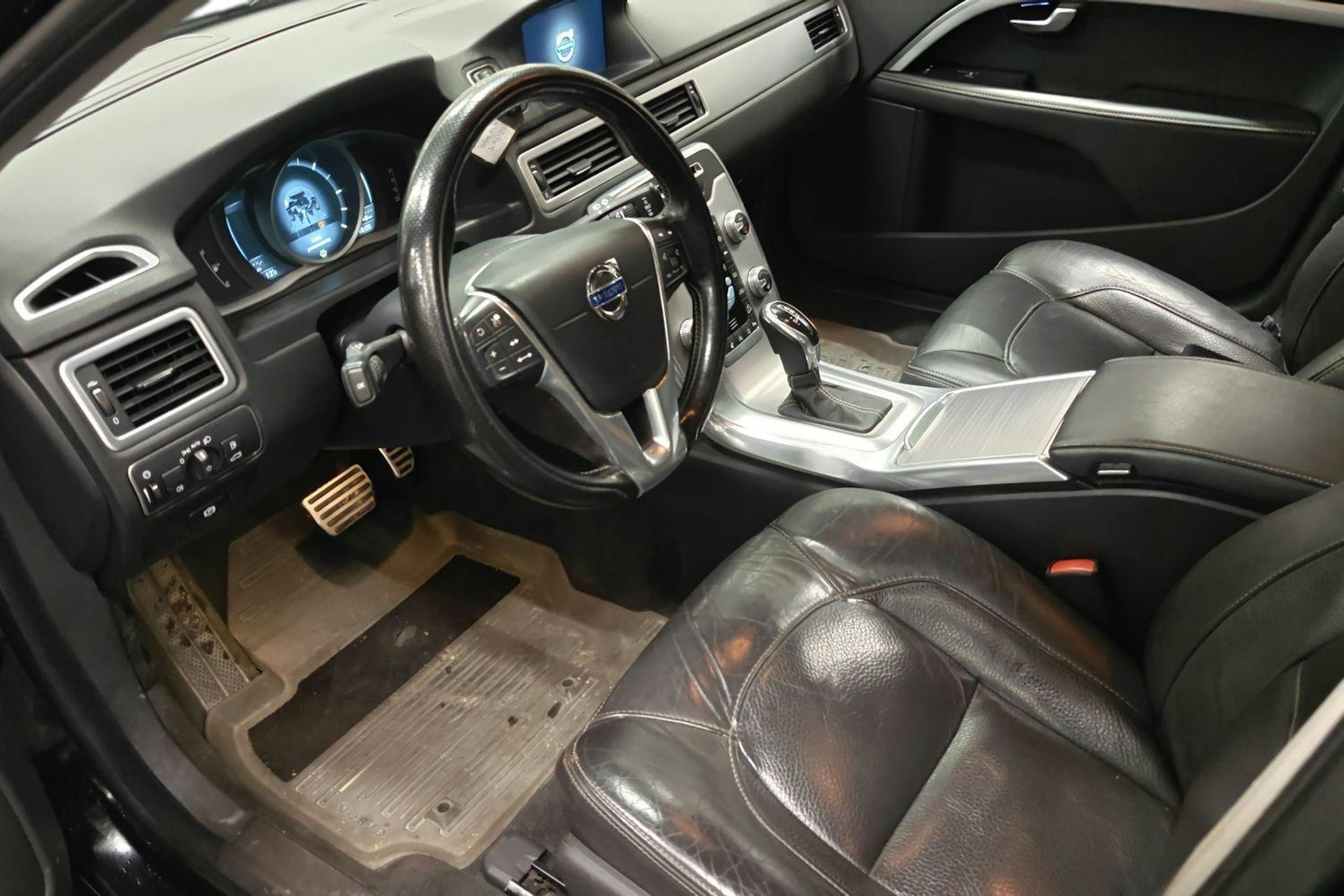 musta Volvo XC70 2016 kuva 3.