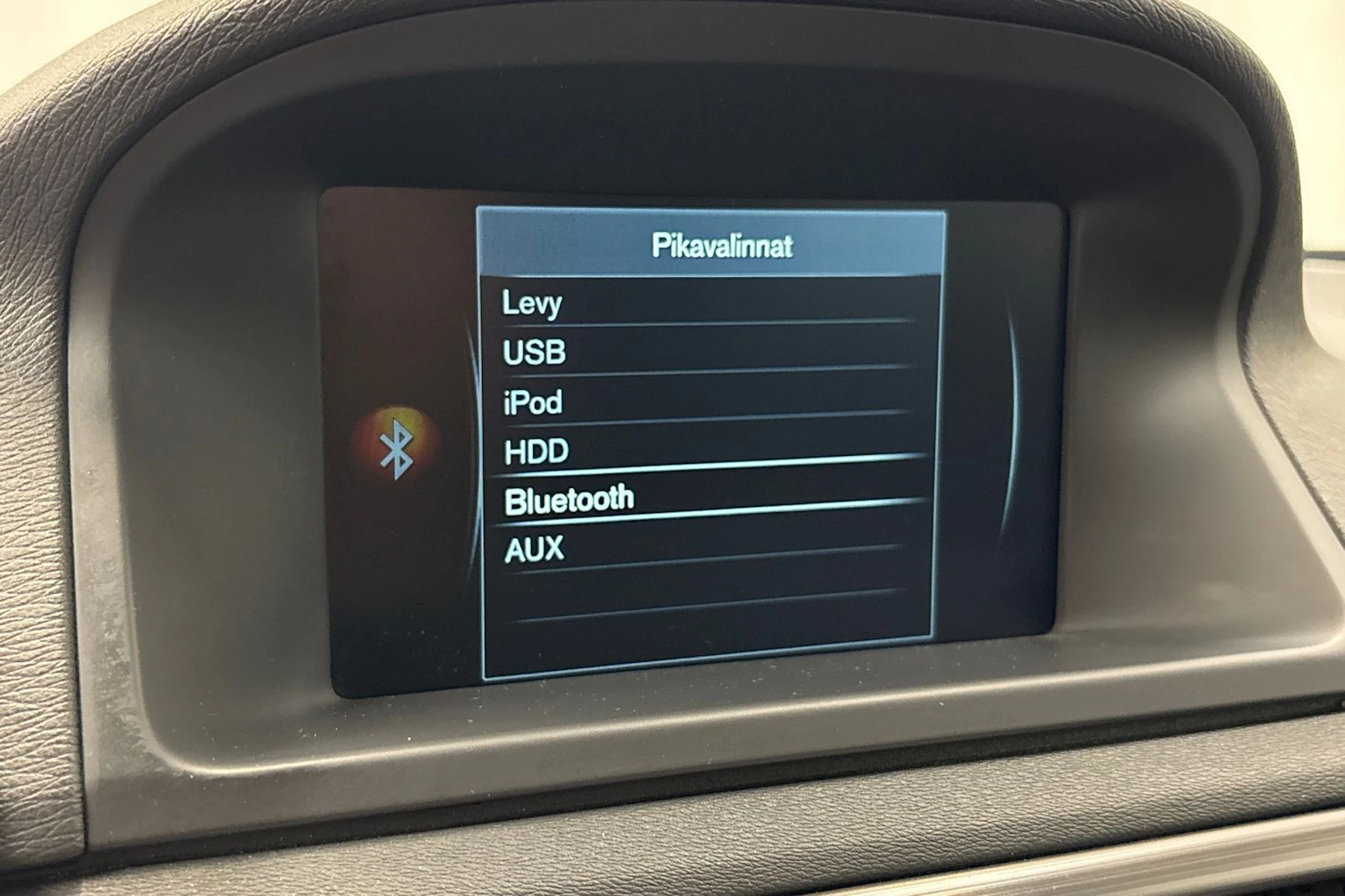 harmaa Volvo XC70 2016 kuva 26.