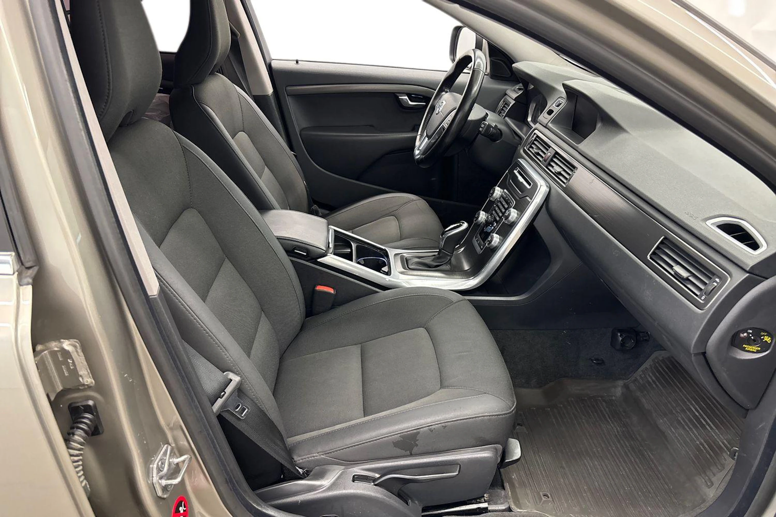 ruskea (beige) Volvo XC70 2016 kuva 11.