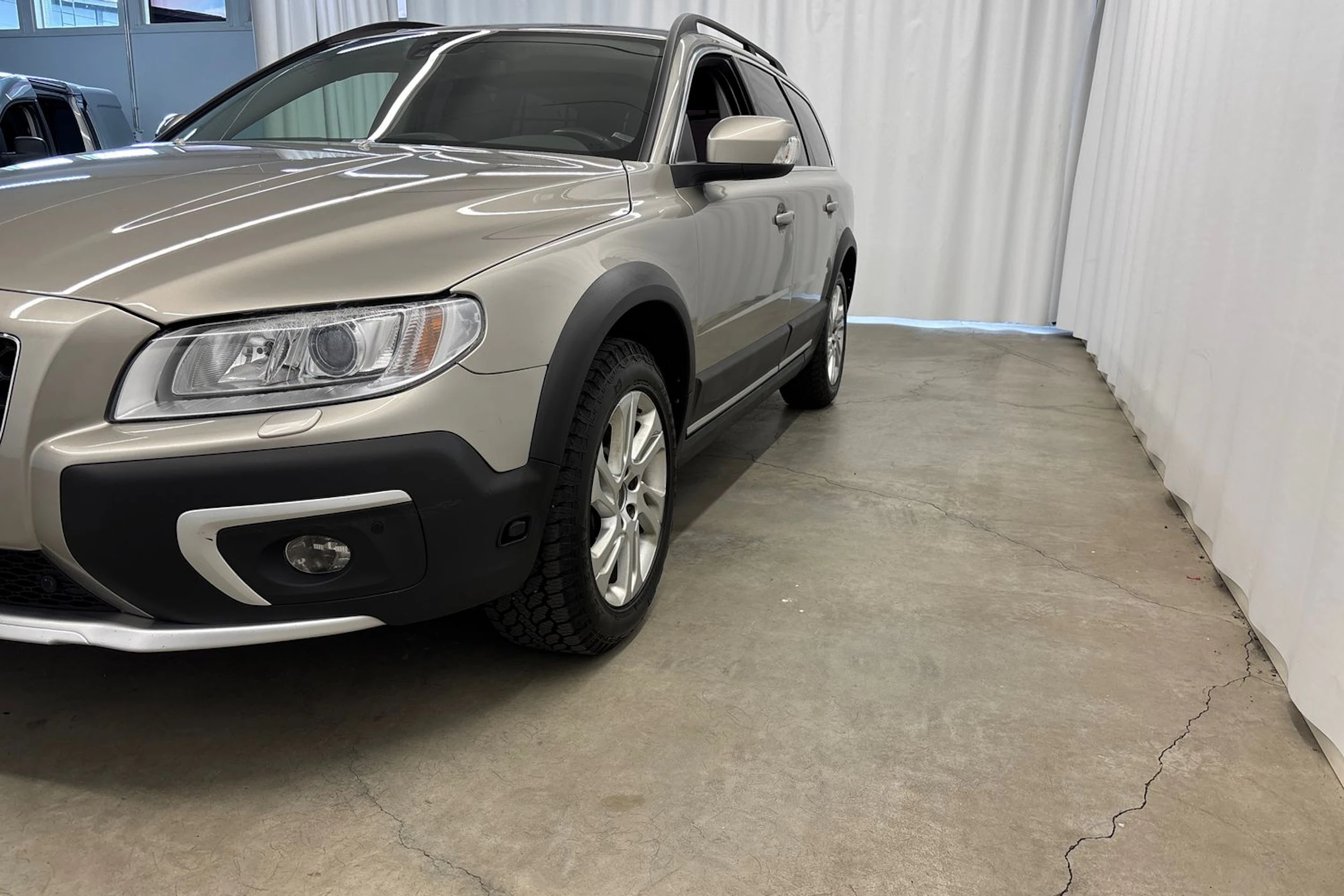 ruskea (beige) Volvo XC70 2016 kuva 13.