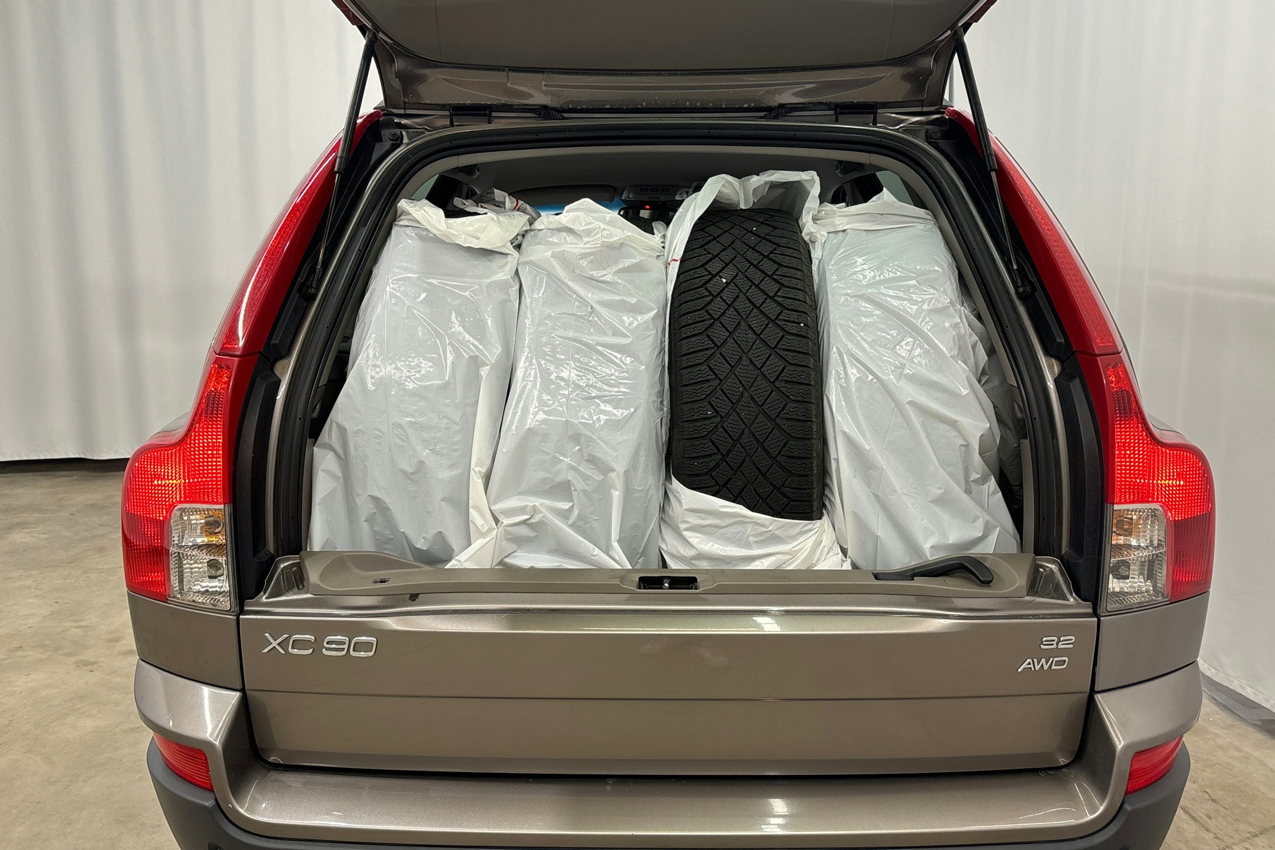 harmaa Volvo XC90 2008 kuva 14.