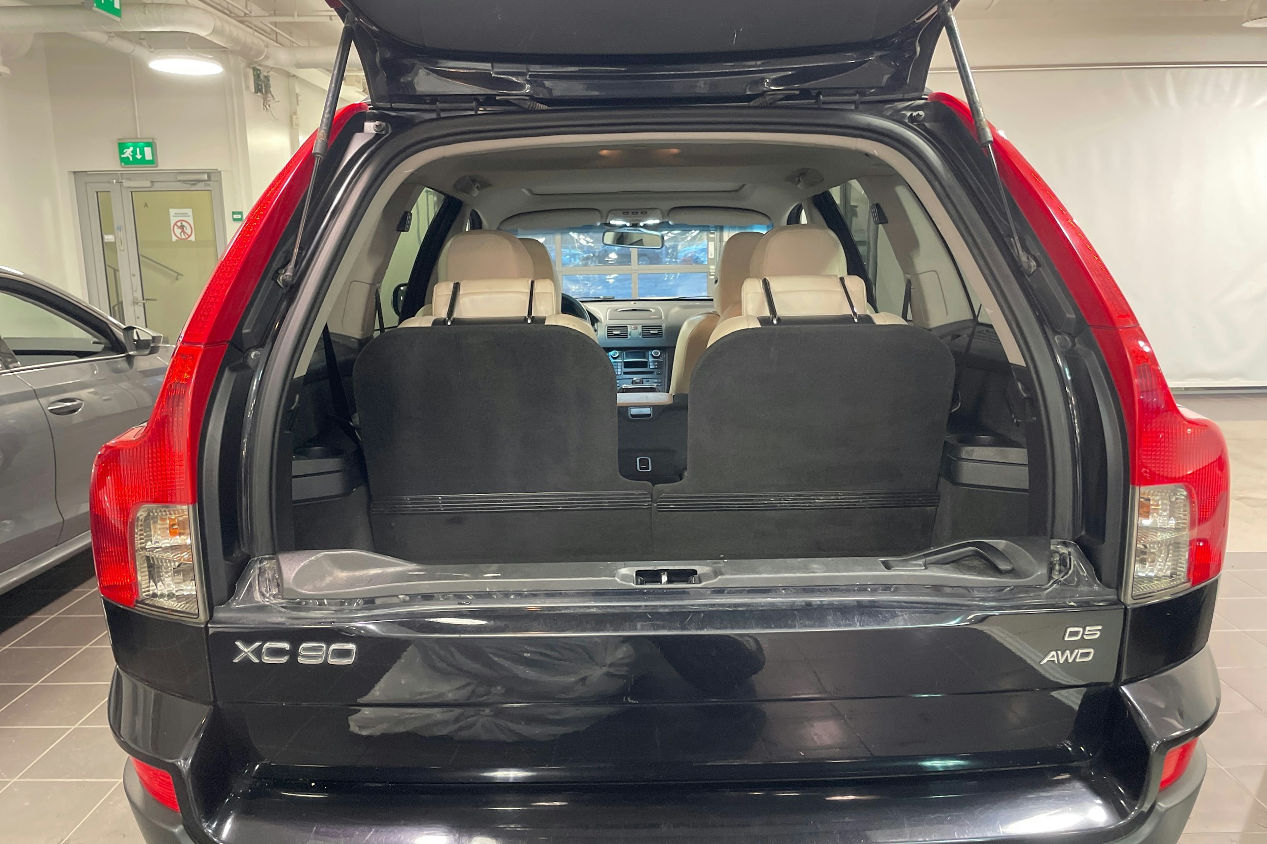 musta Volvo XC90 2009 kuva 12.