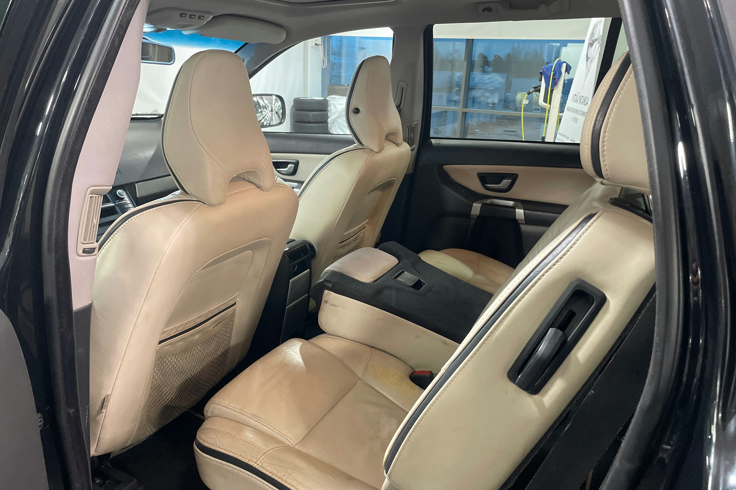 musta Volvo XC90 2009 kuva 13.