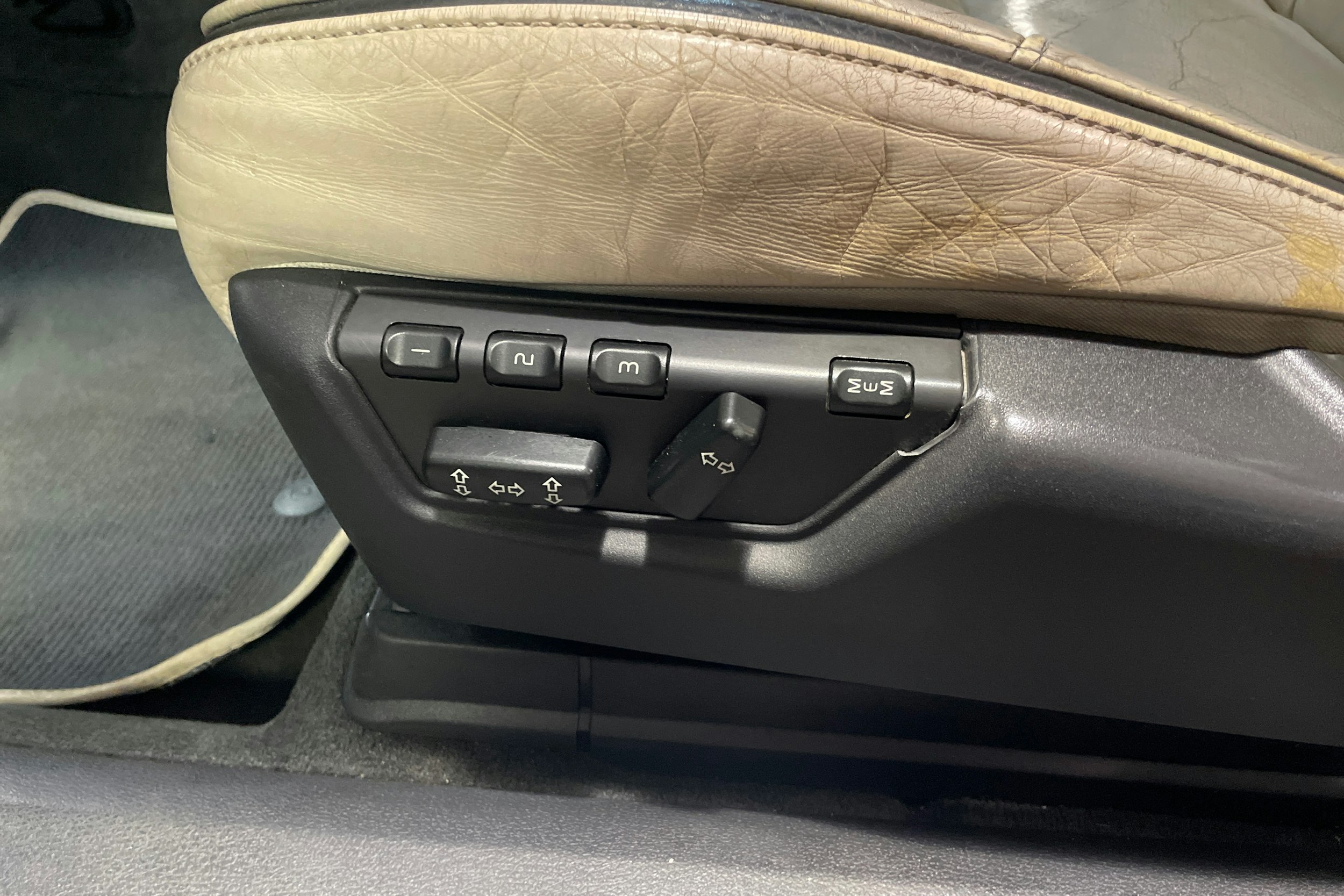 musta Volvo XC90 2009 kuva 14.