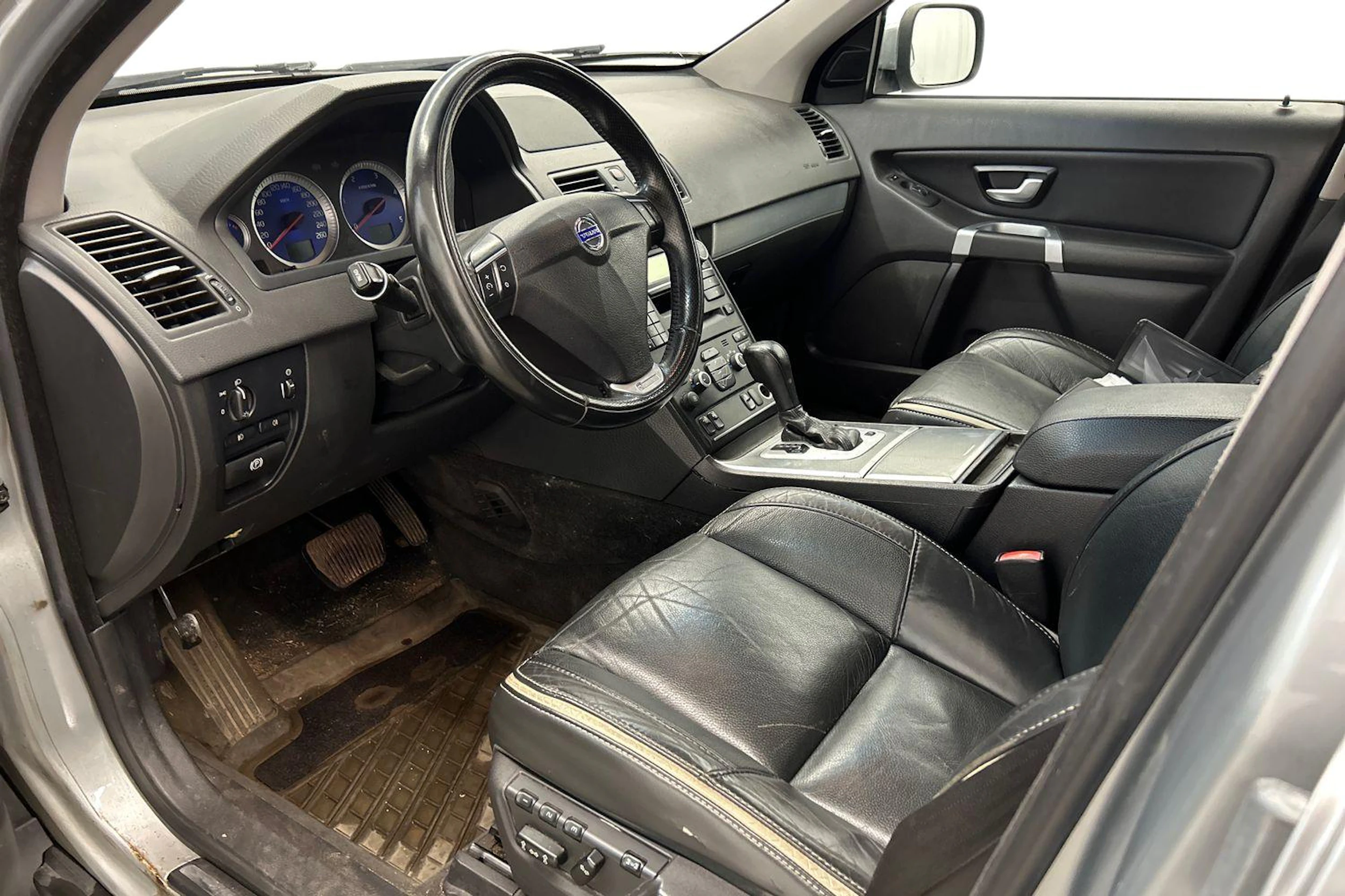 Harmaa Volvo XC90 2010 kuva 6.