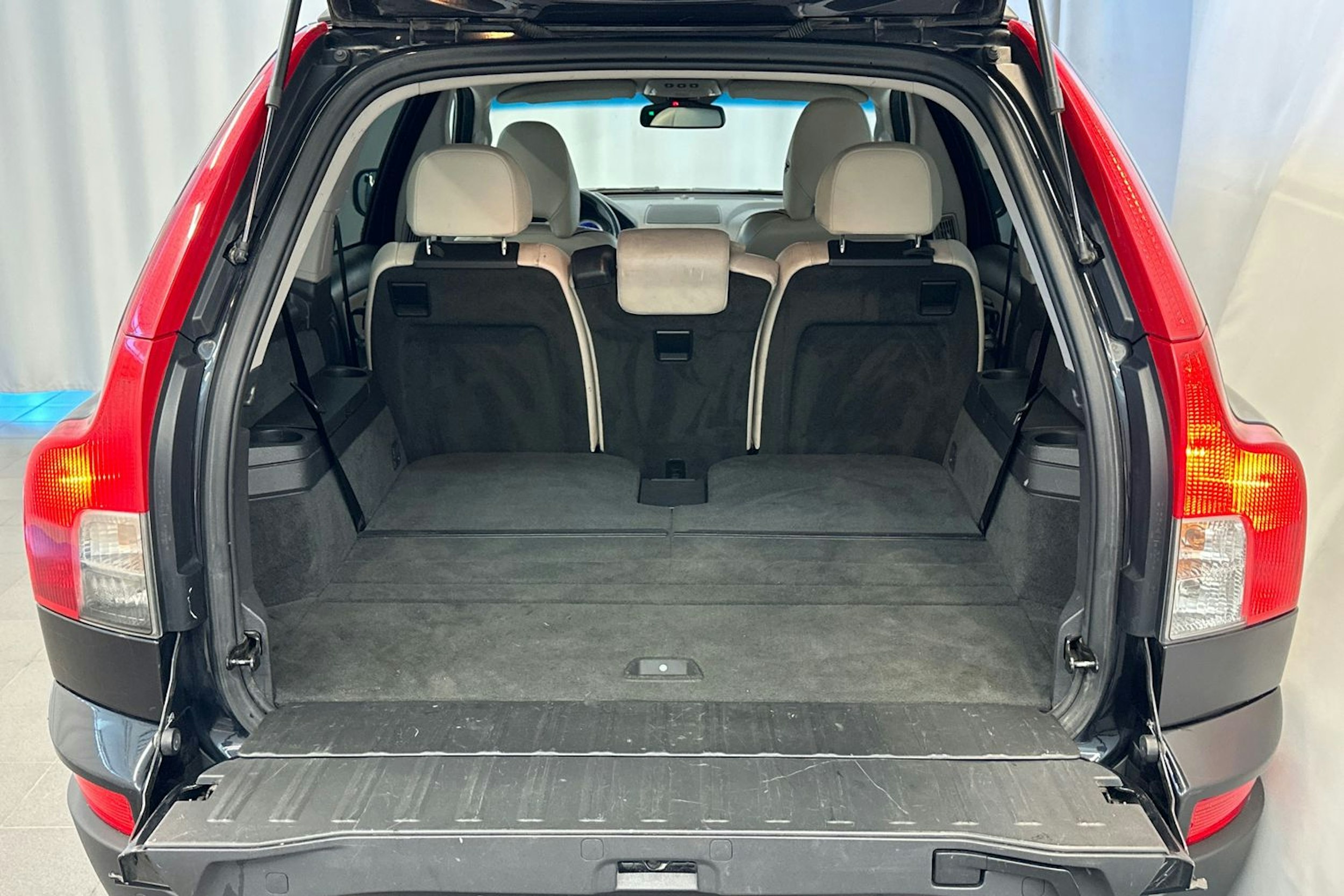 musta Volvo XC90 2010 kuva 15.