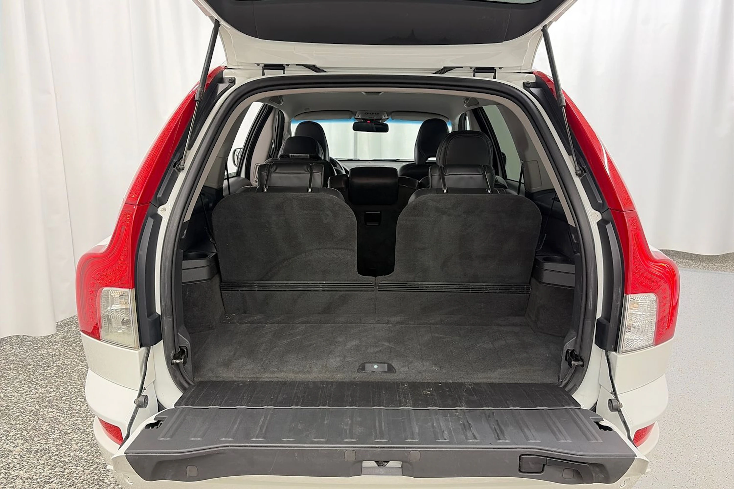 valkoinen Volvo XC90 2012 kuva 13.