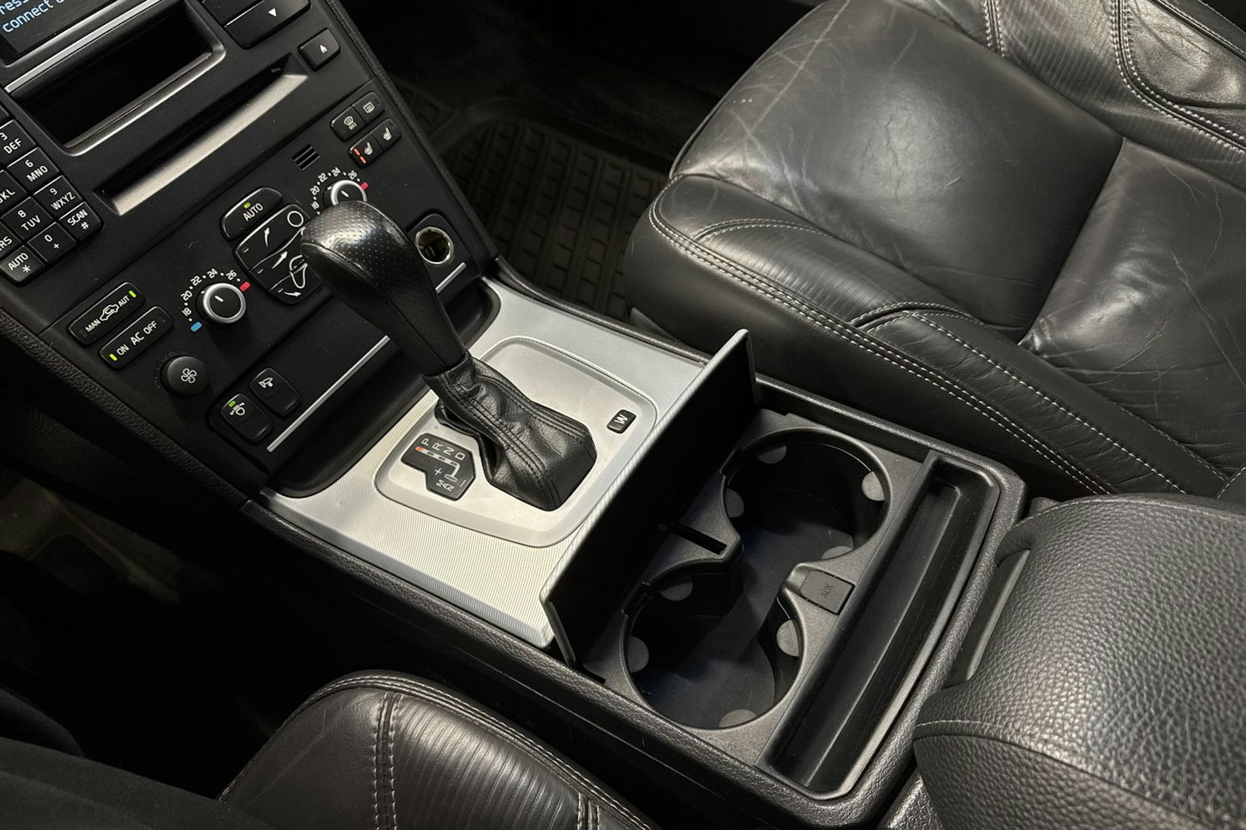 ruskea (beige) Volvo XC90 2013 kuva 24.