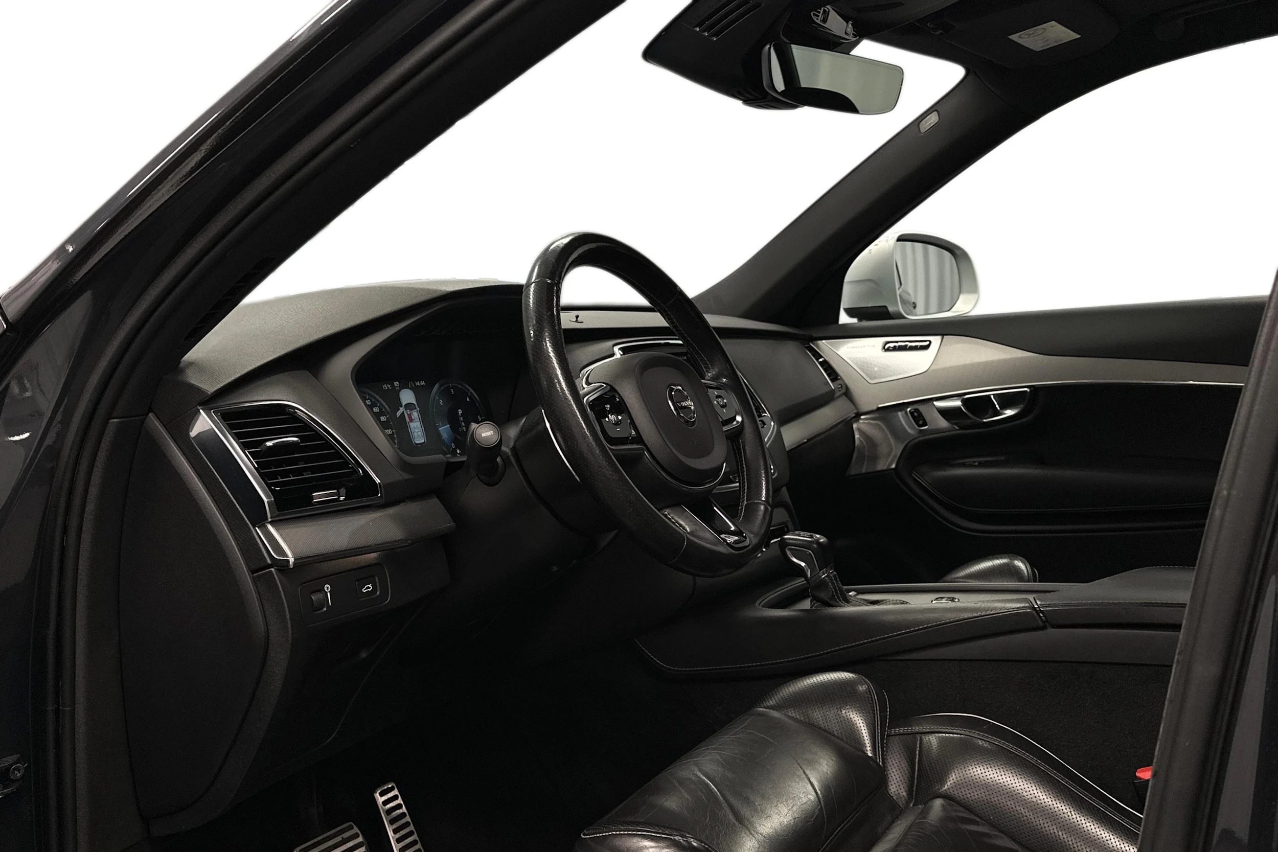 harmaa Volvo XC90 2015 kuva 8.